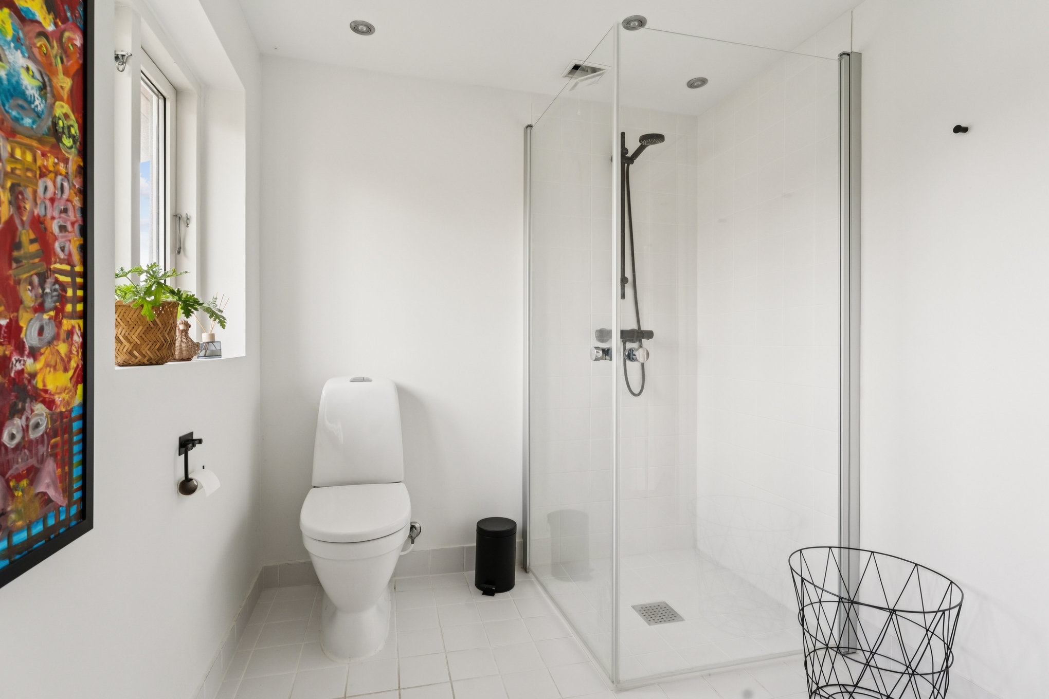 Fremhævet badeværelse billede i fuldskærmstilstand. Billede af Holmsgårdsvej 22, 8960 Randers SØ