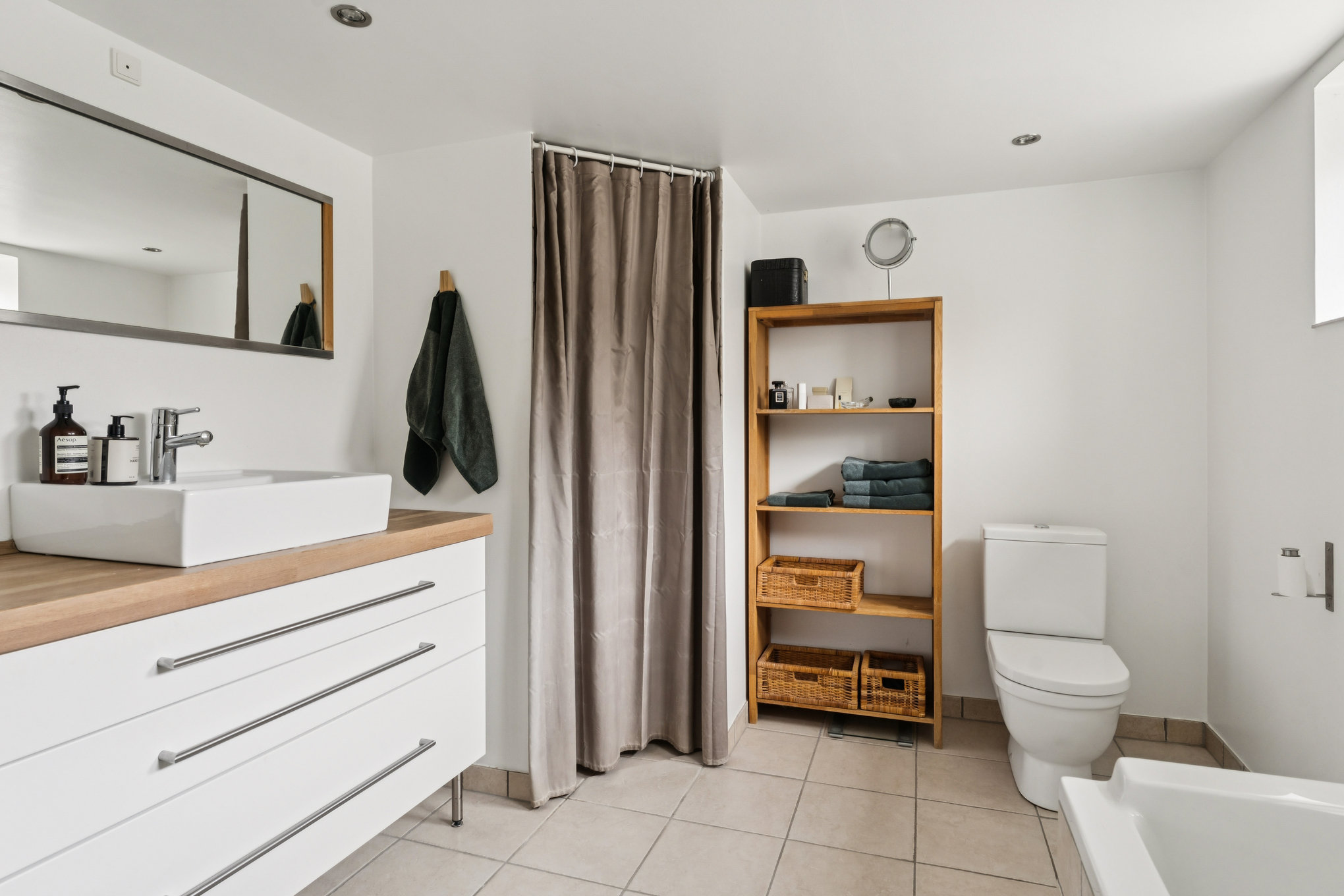 Fremhævet badeværelse billede i fuldskærmstilstand. Billede af Holmsgårdsvej 22, 8960 Randers SØ