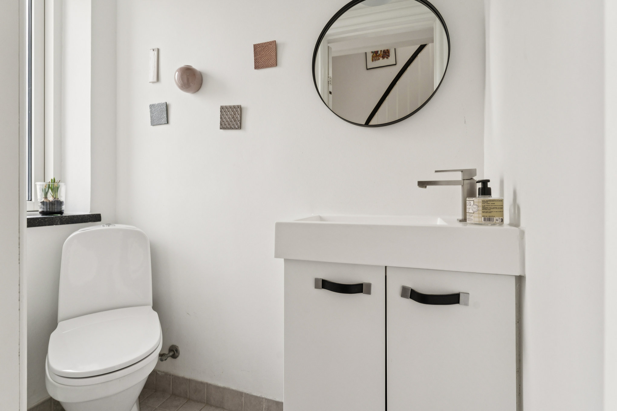 Fremhævet badeværelse billede i fuldskærmstilstand. Billede af Holmsgårdsvej 22, 8960 Randers SØ