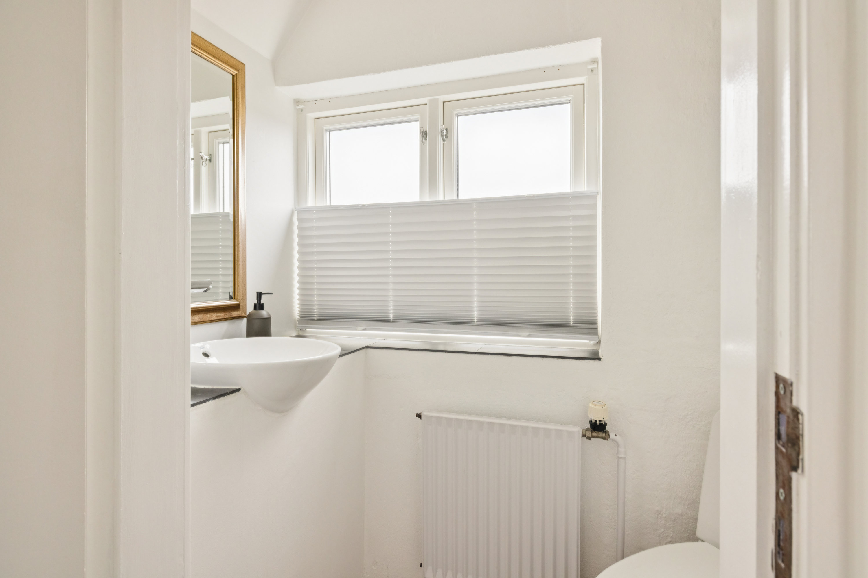 Fremhævet badeværelse billede i fuldskærmstilstand. Billede af Hovedgaden 83, 8831 Løgstrup