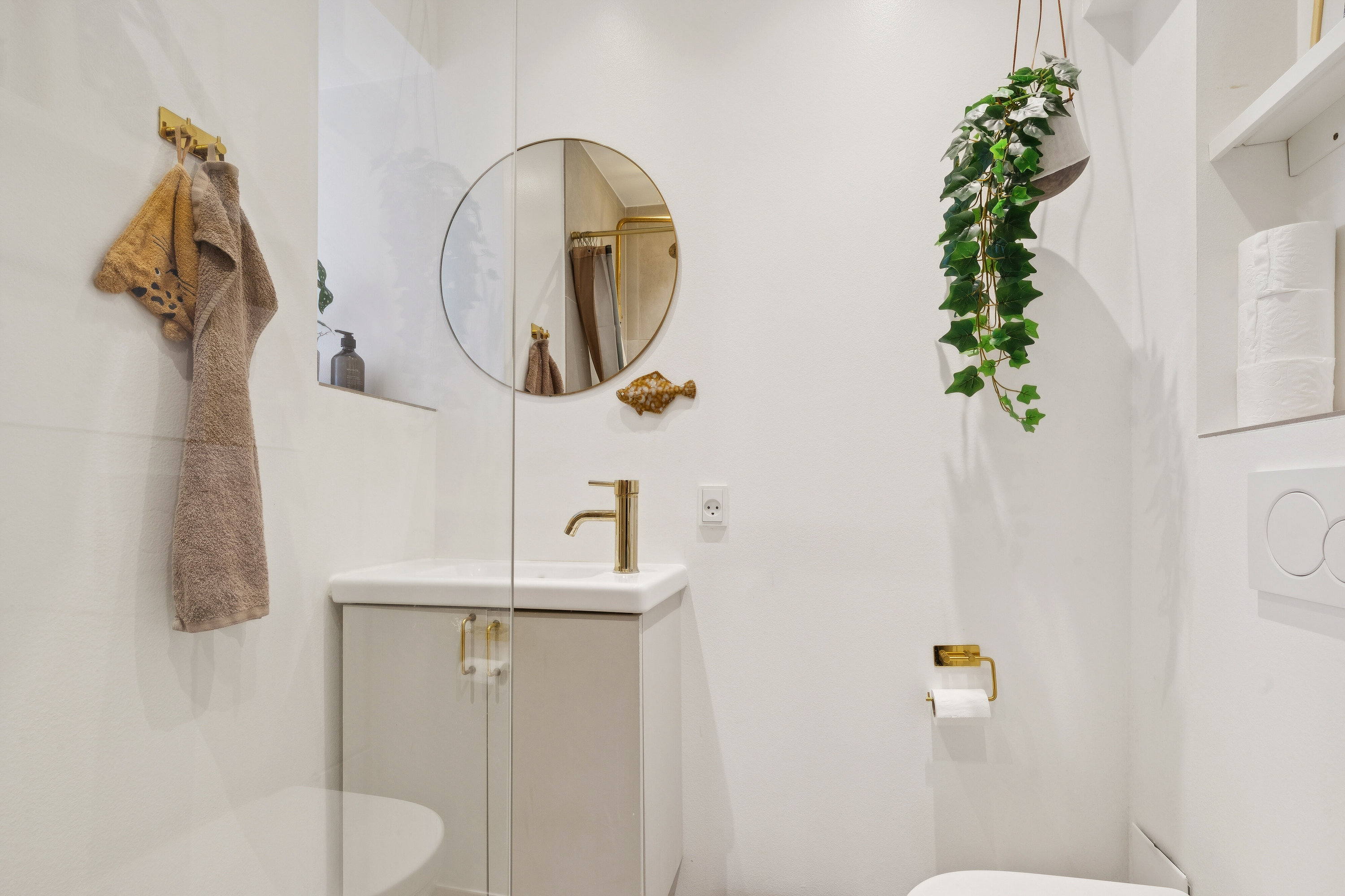 Fremhævet badeværelse billede i fuldskærmstilstand. Billede af Lyongade 24, st.. tv., 2300 København S