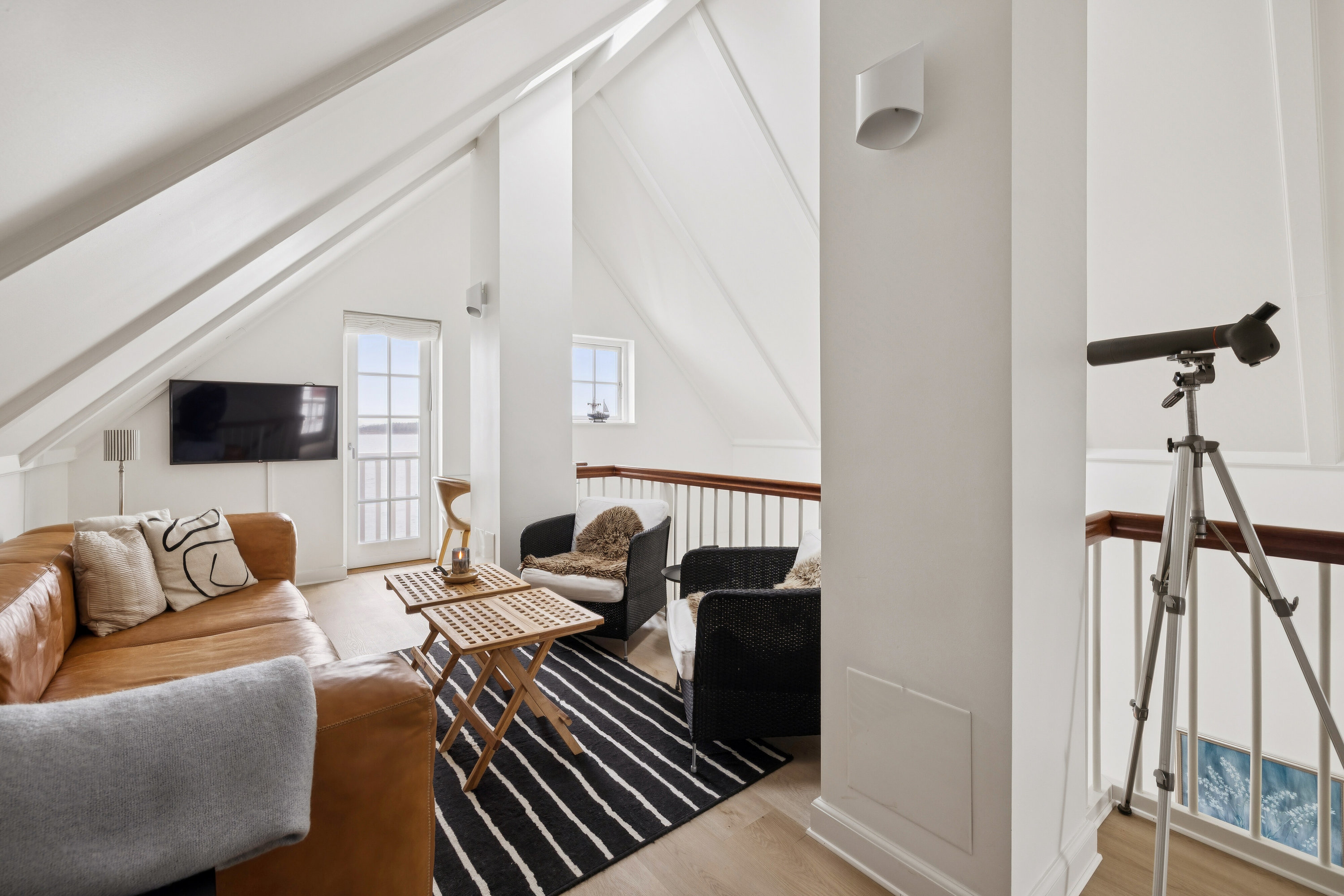 Fremhævet stue billede i fuldskærmstilstand. Billede af Færgevej 16, 1. th., 5935 Bagenkop