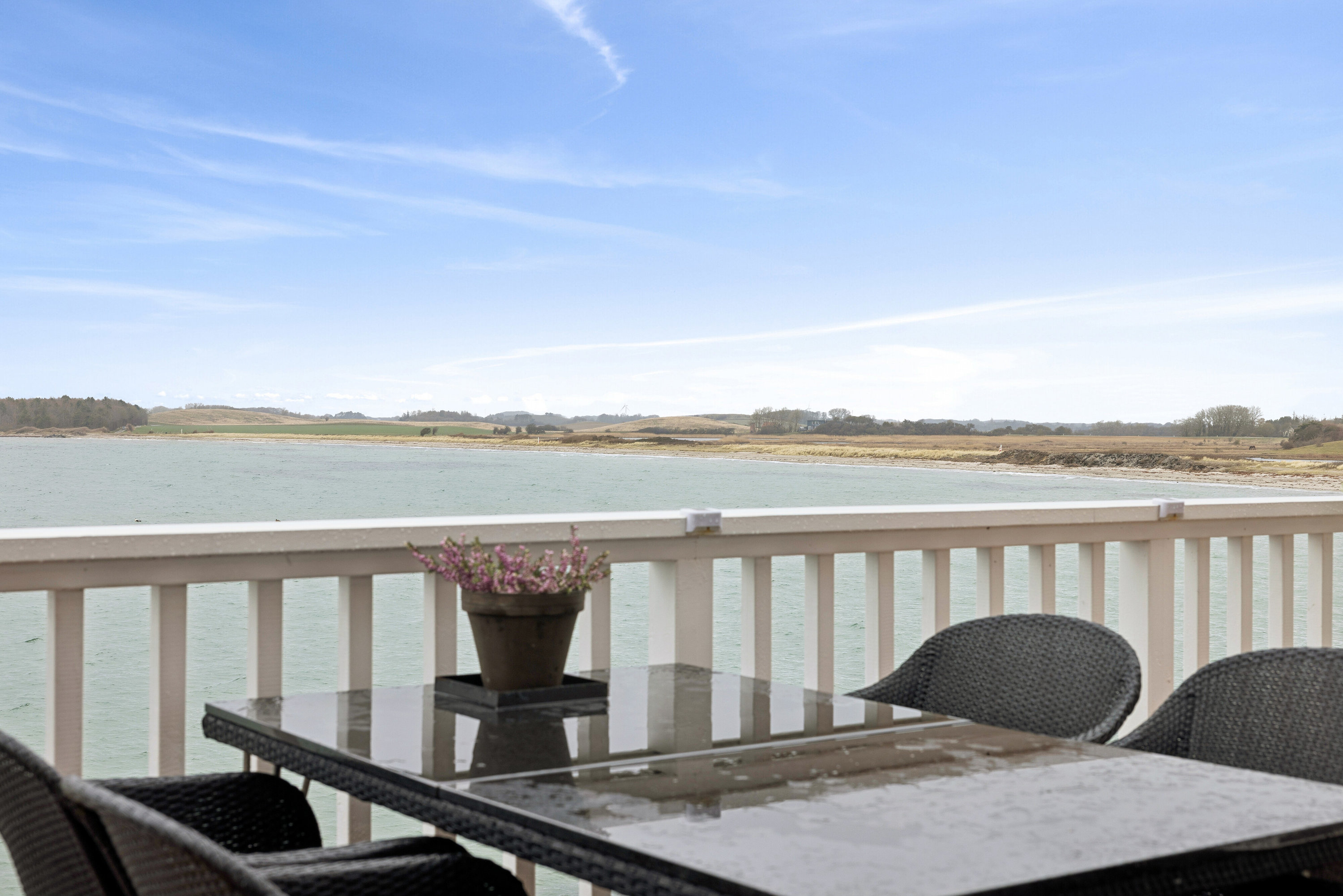 Fremhævet altan billede i fuldskærmstilstand. Billede af Færgevej 16, 1. th., 5935 Bagenkop