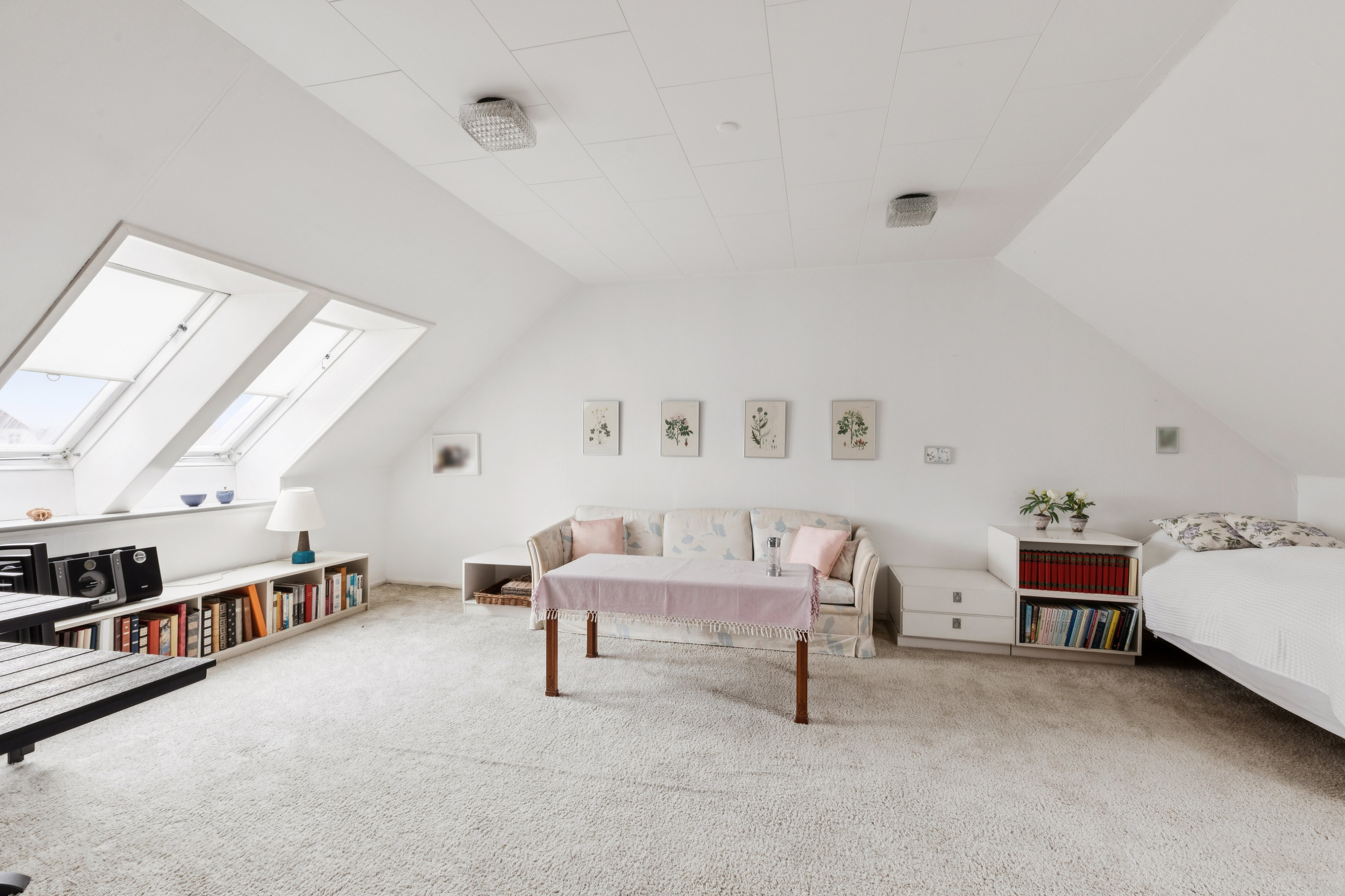 Fremhævet stue billede i fuldskærmstilstand. Billede af Lindevej 32, 2630 Taastrup