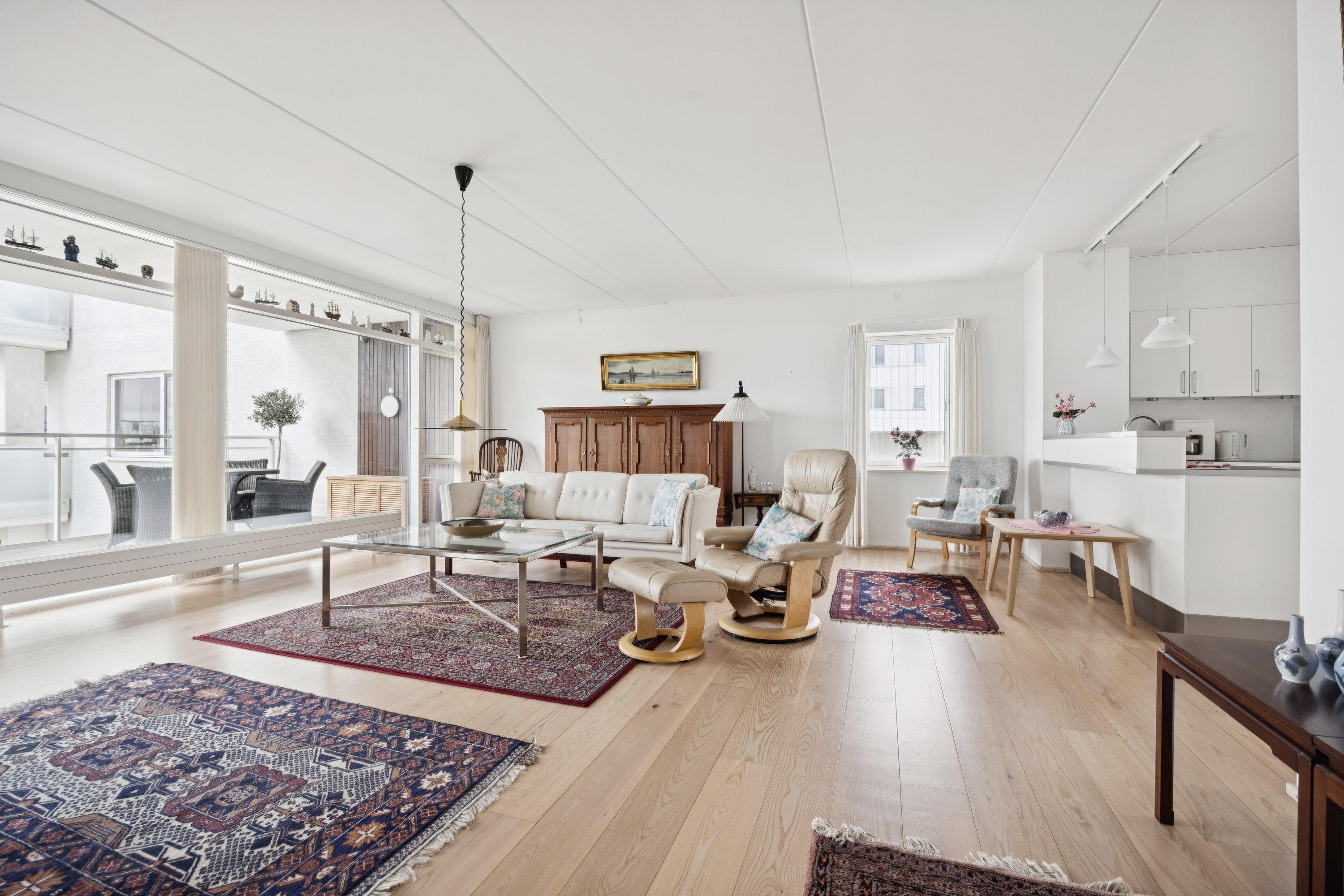 Fremhævet stue billede i fuldskærmstilstand. Billede af Carl Klitgaards Vej 21, 1. th., 9400 Nørresundby