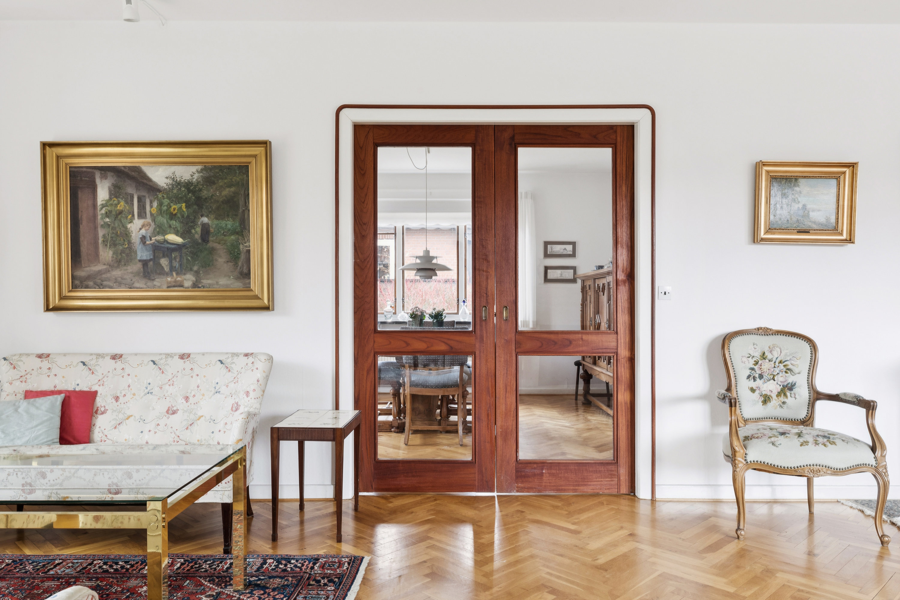 Fremhævet stue billede i fuldskærmstilstand. Billede af Lindevej 32, 2630 Taastrup