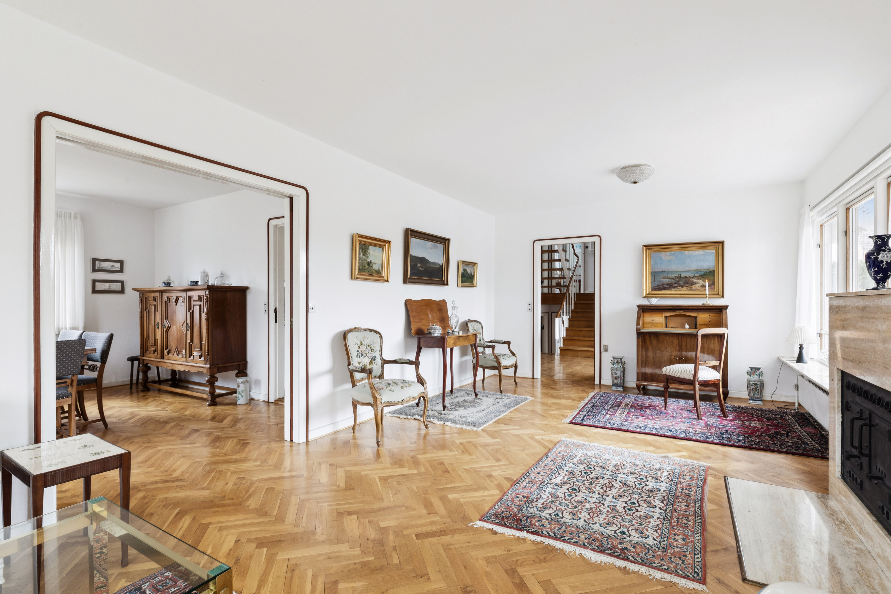 Fremhævet stue billede i fuldskærmstilstand. Billede af Lindevej 32, 2630 Taastrup