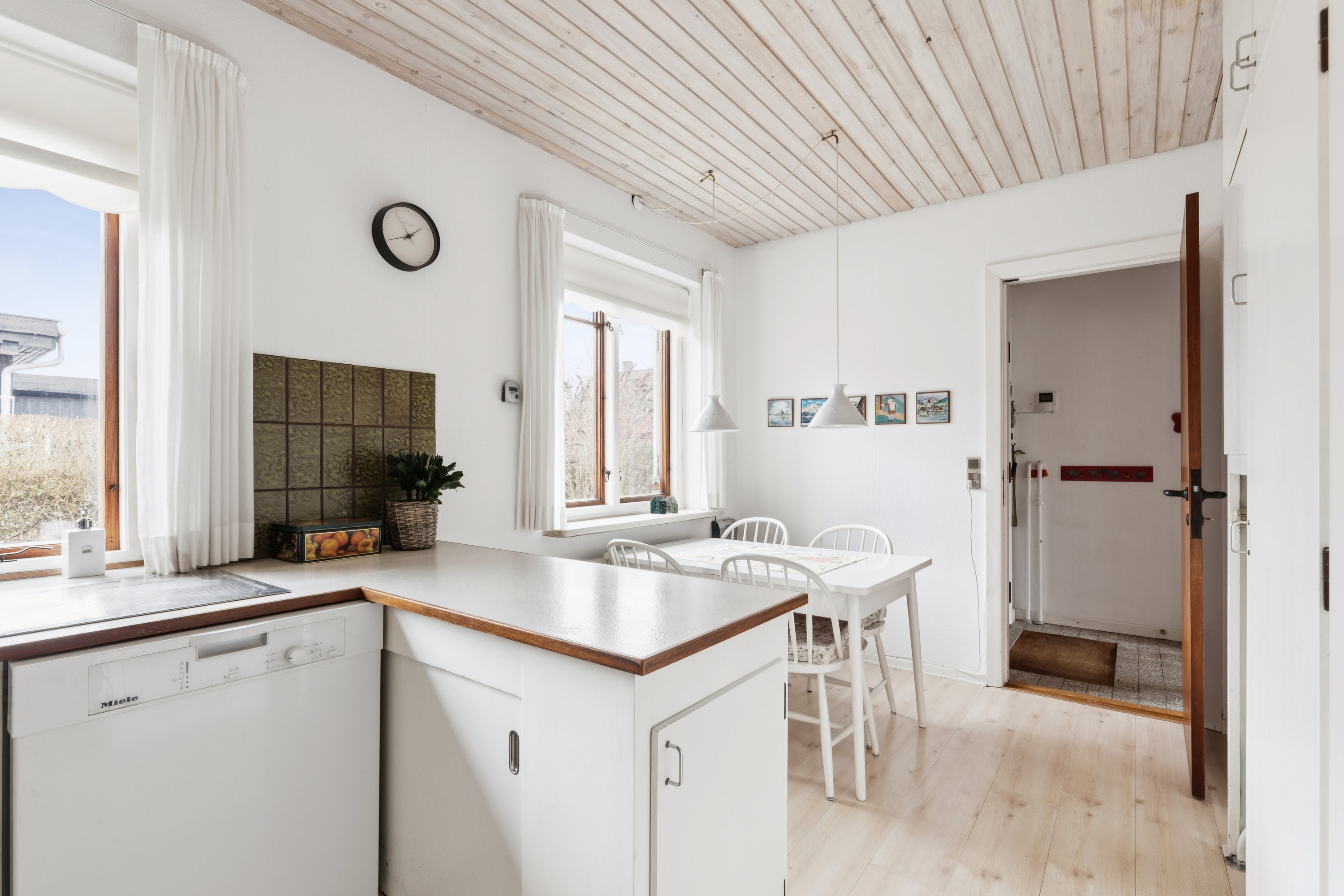 Fremhævet køkken billede i fuldskærmstilstand. Billede af Lindevej 32, 2630 Taastrup