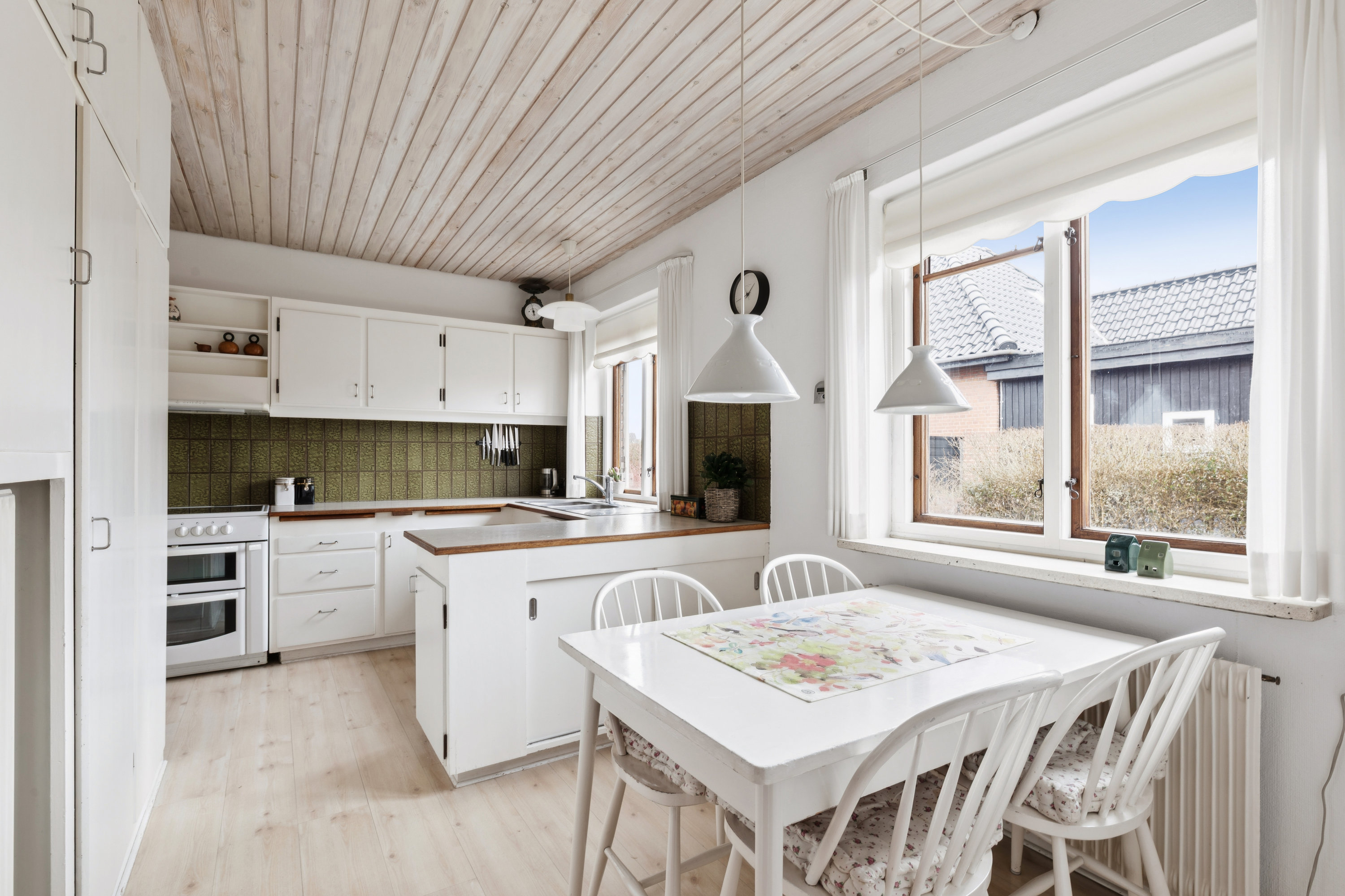 Fremhævet køkken billede i fuldskærmstilstand. Billede af Lindevej 32, 2630 Taastrup