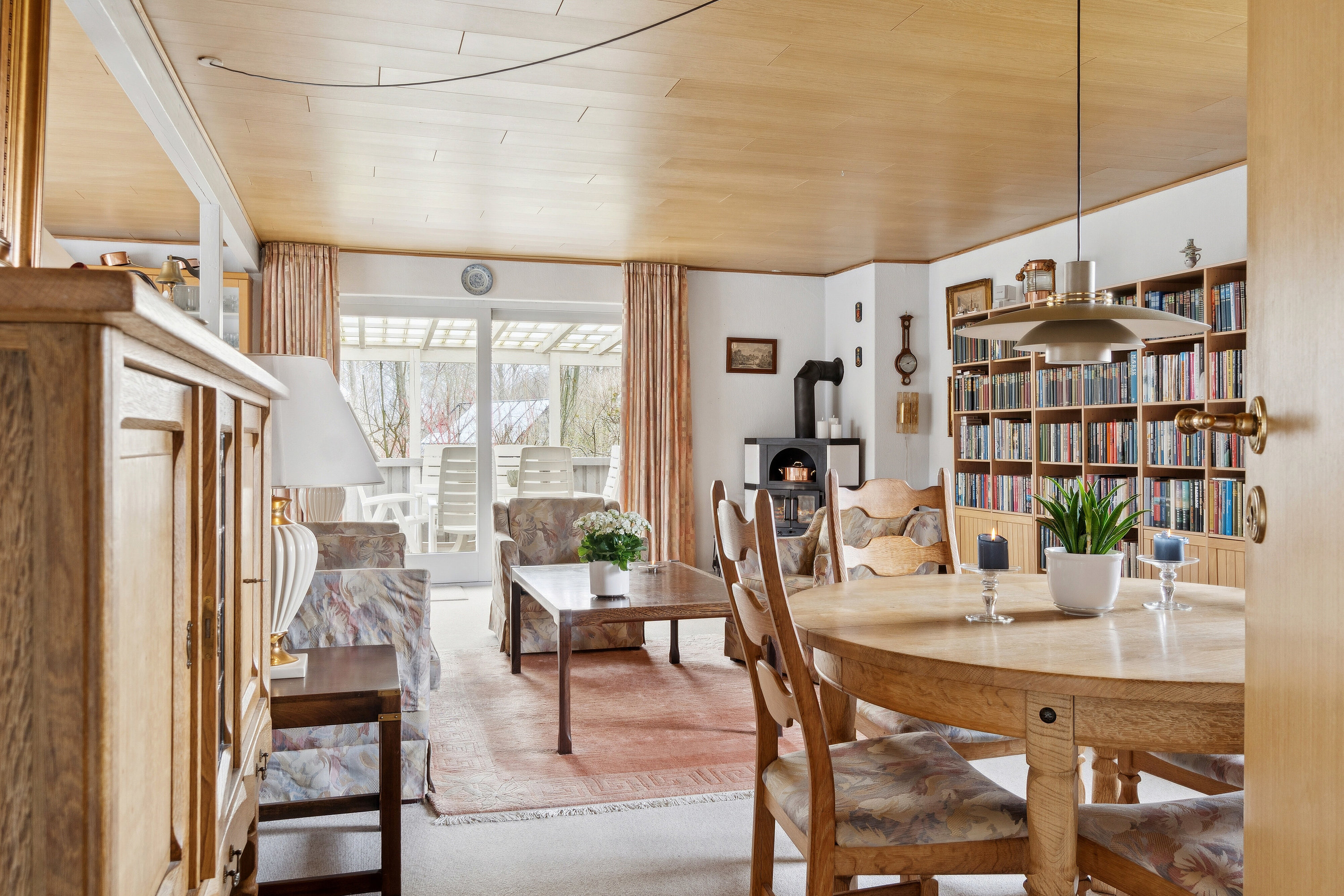 Fremhævet spisestue billede i fuldskærmstilstand. Billede af Højbuen 14, 4270 Høng