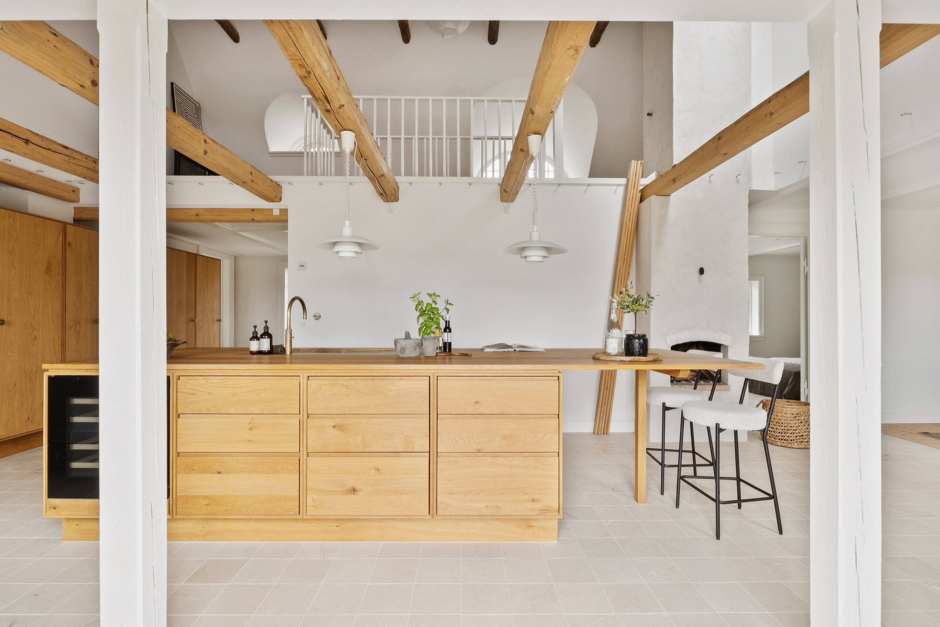 Fremhævet køkken billede i fuldskærmstilstand. Billede af Højbjerggårdsvej 63, Øverød, 2840 Holte