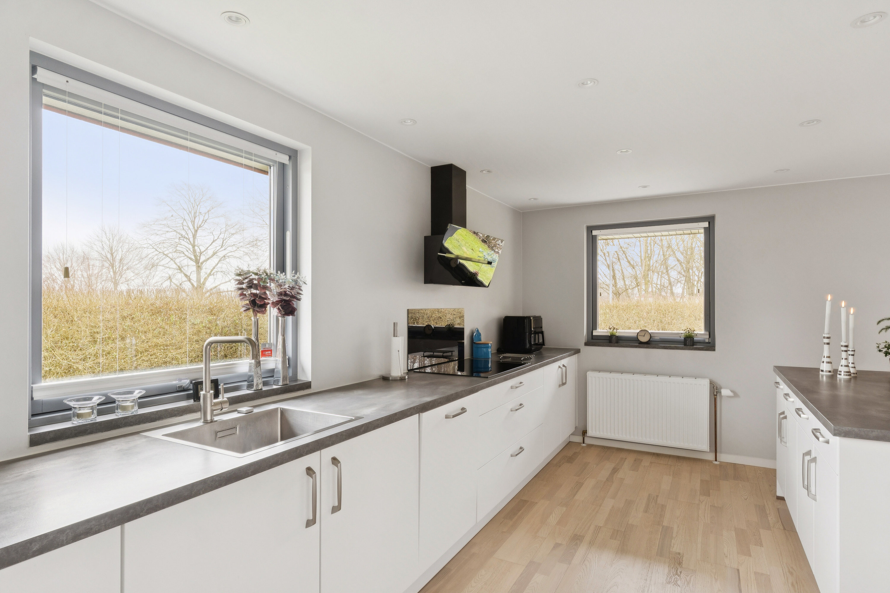 Fremhævet køkken billede i fuldskærmstilstand. Billede af Sivænget 1, Snoldelev, 4621 Gadstrup