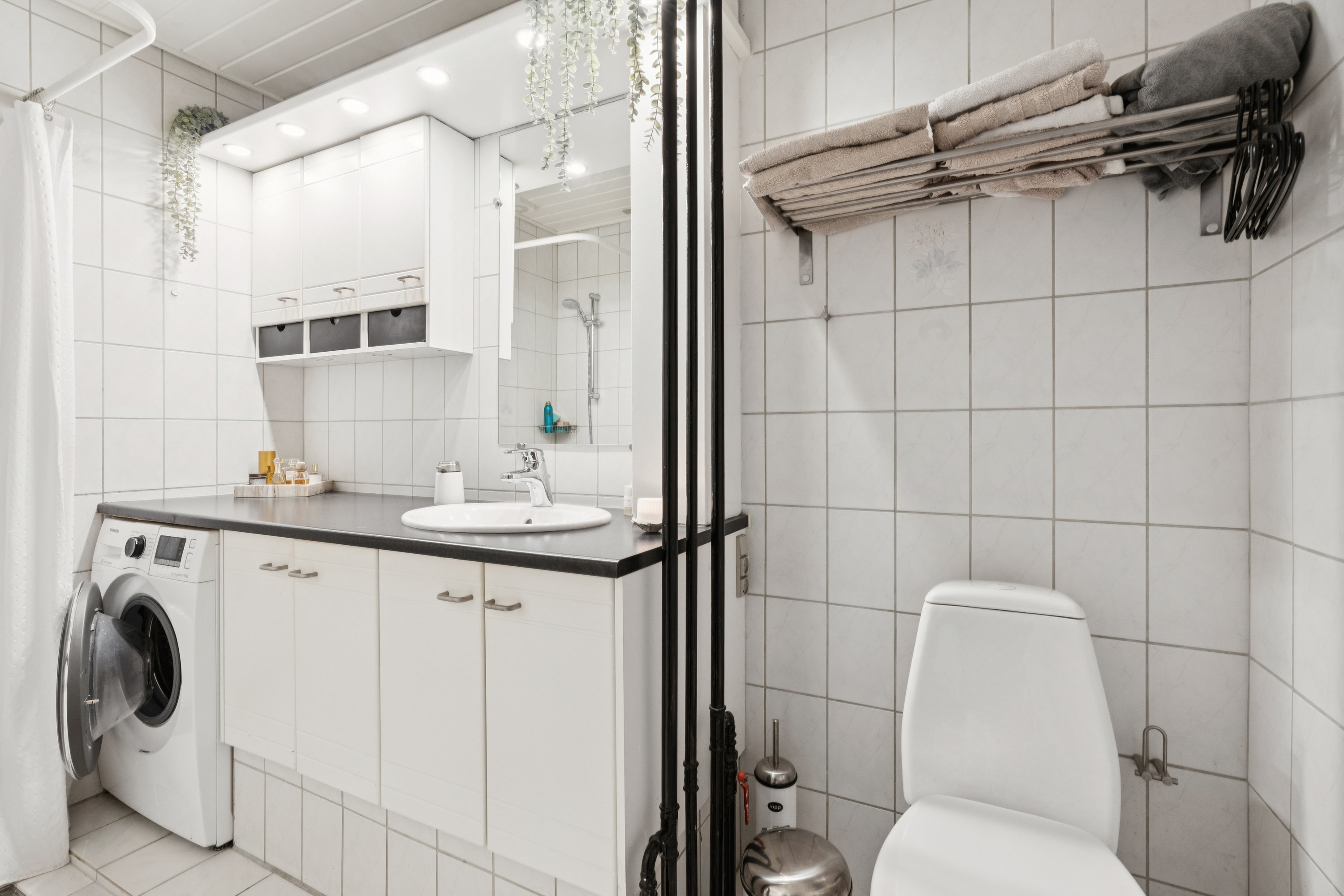 Fremhævet badeværelse billede i fuldskærmstilstand. Billede af Rosengården 22, st.. th., 9200 Aalborg SV