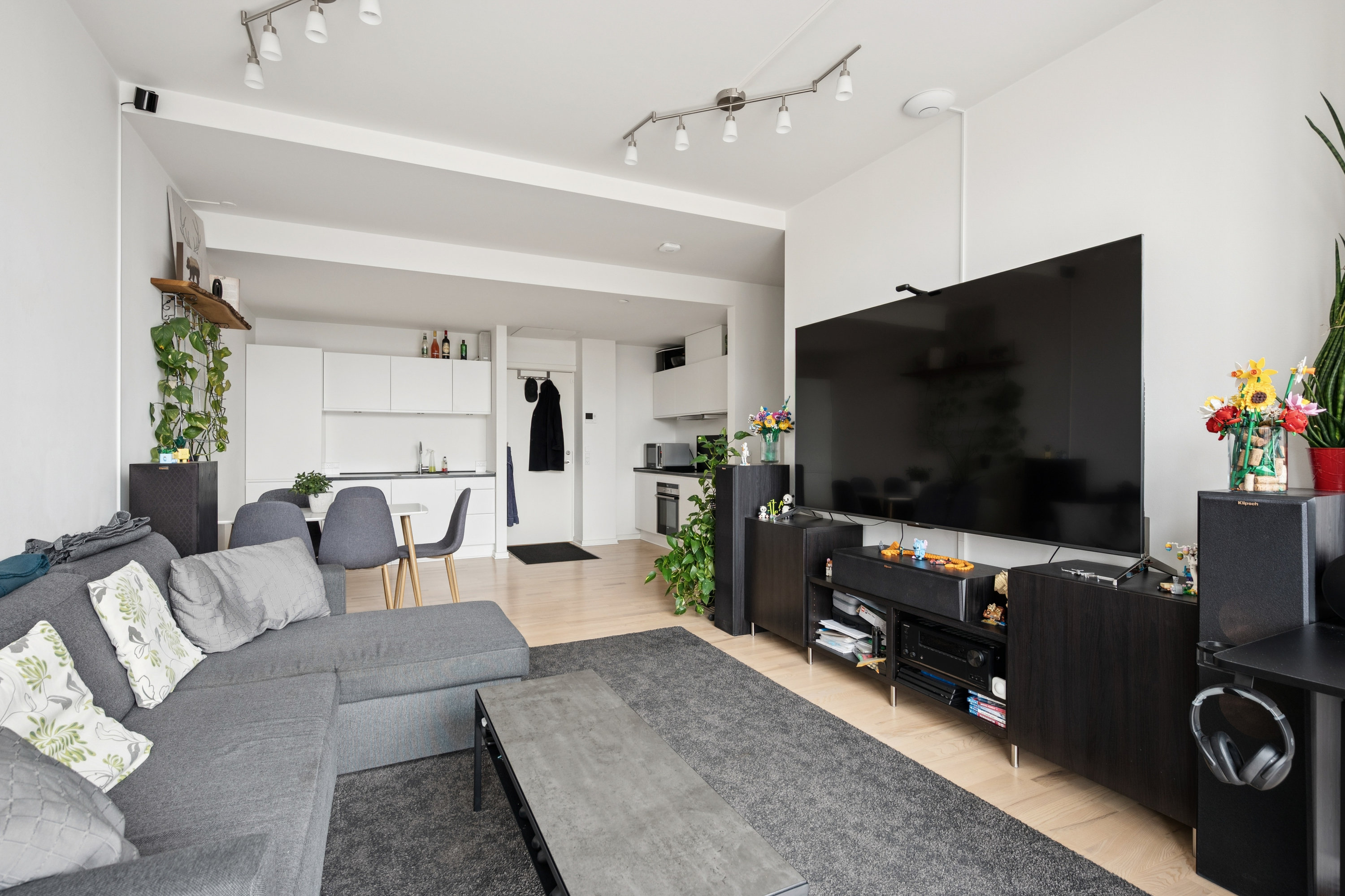 Fremhævet stue billede i fuldskærmstilstand. Billede af Bagsværd Hovedgade 132, 1. 6., 2880 Bagsværd