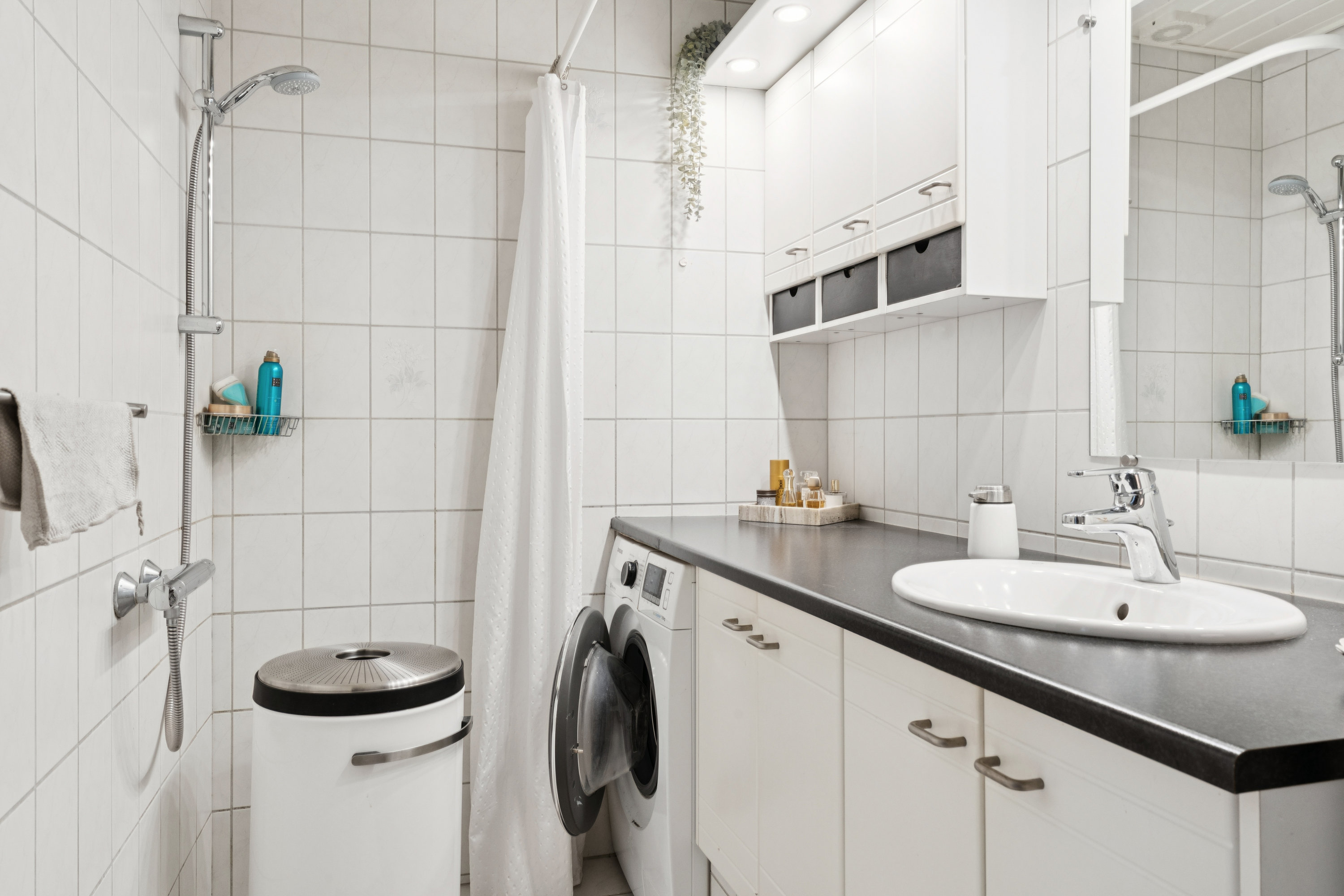 Fremhævet badeværelse billede i fuldskærmstilstand. Billede af Rosengården 22, st.. th., 9200 Aalborg SV