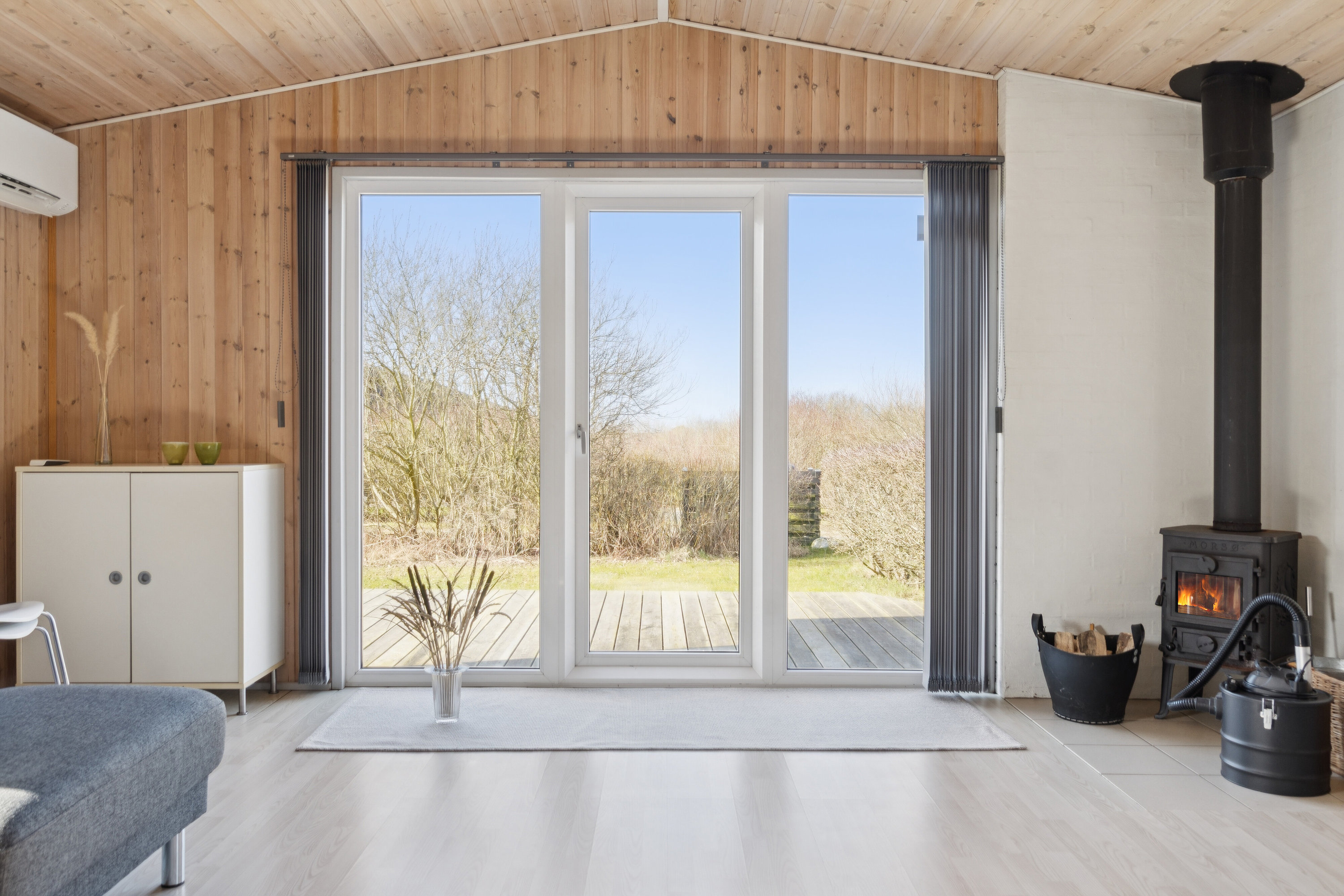 Fremhævet stue billede i fuldskærmstilstand. Billede af Hellesvej 1, Randrup, 7770 Vestervig