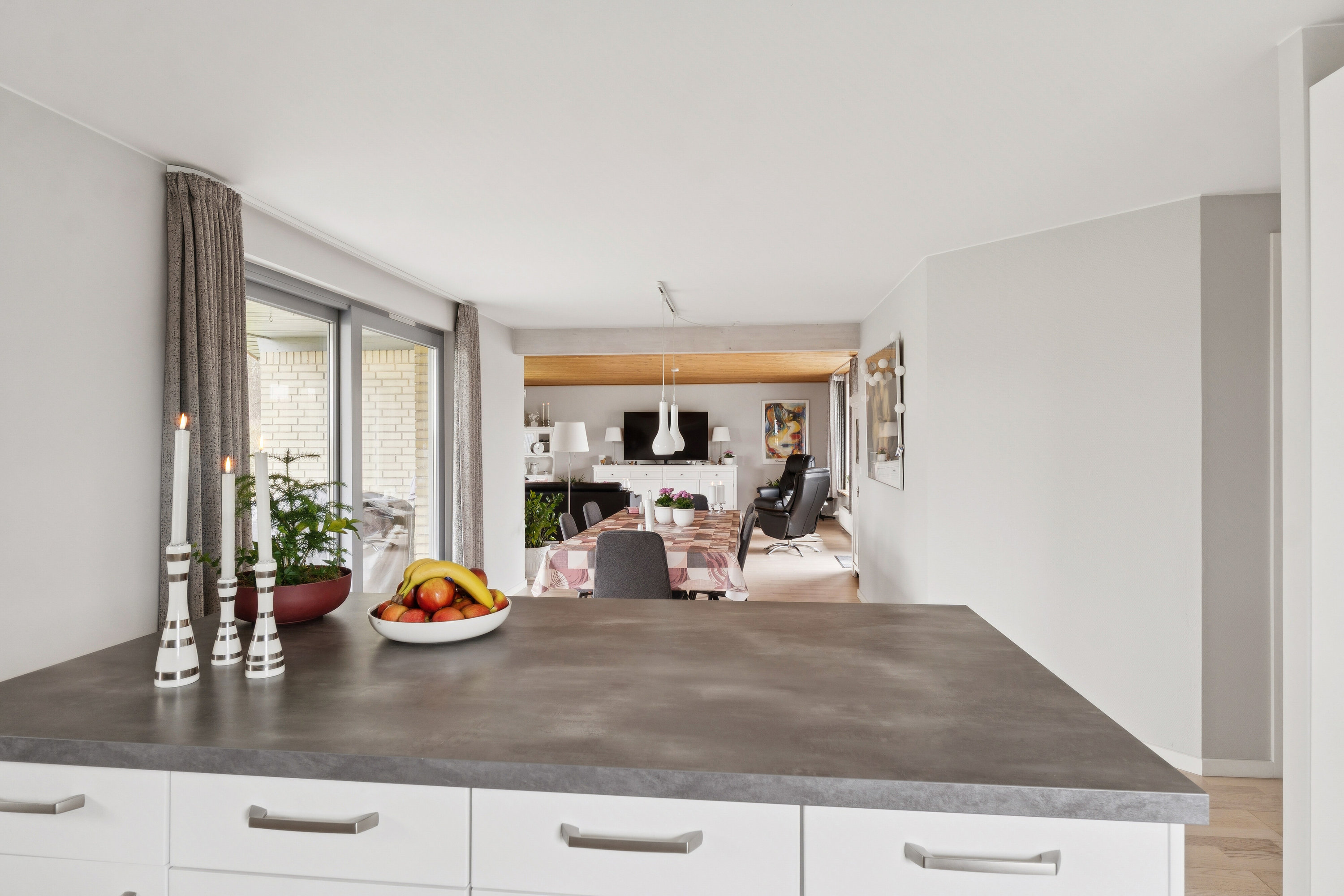 Fremhævet køkken billede i fuldskærmstilstand. Billede af Sivænget 1, Snoldelev, 4621 Gadstrup