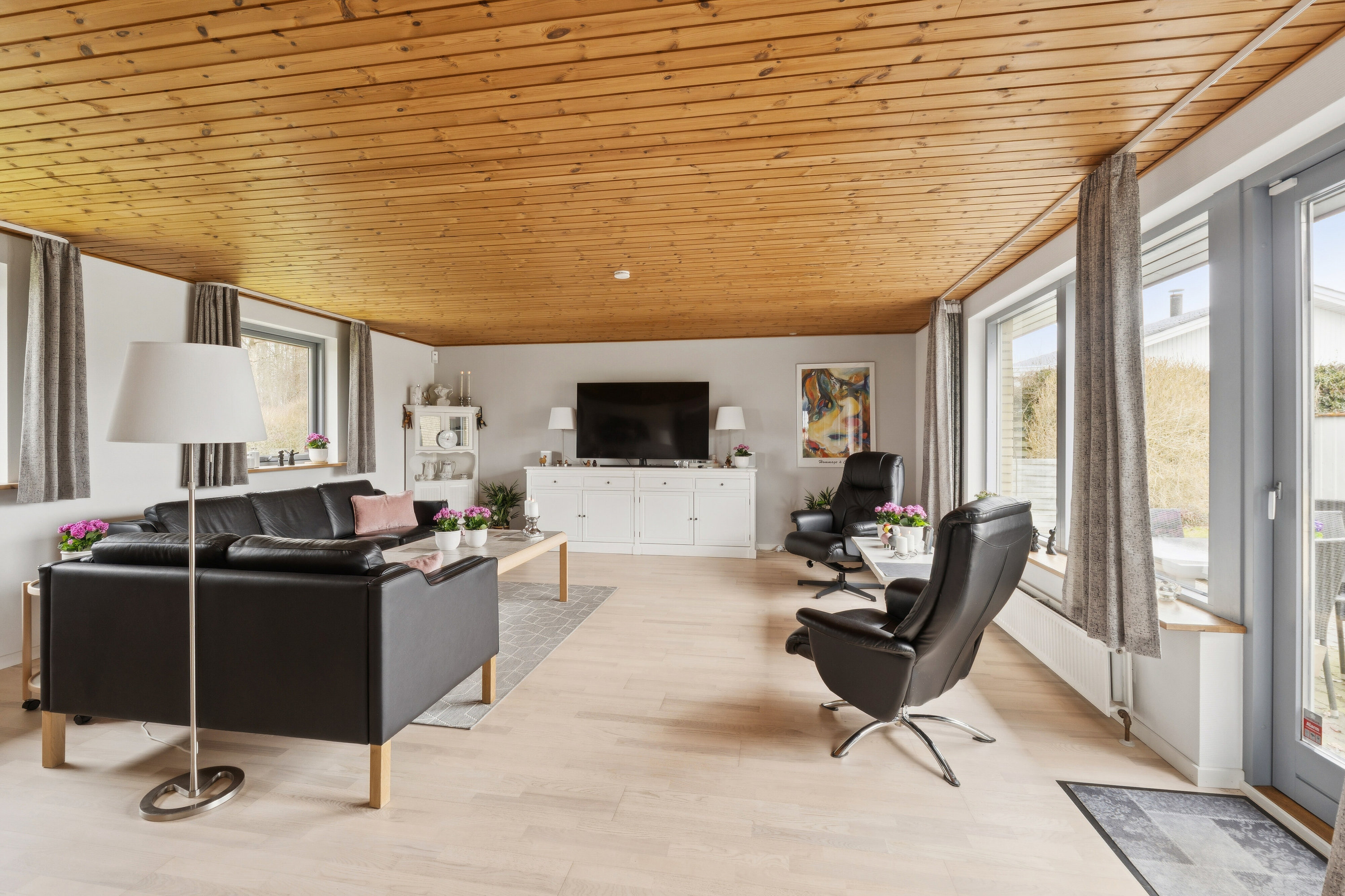 Fremhævet stue billede i fuldskærmstilstand. Billede af Sivænget 1, Snoldelev, 4621 Gadstrup