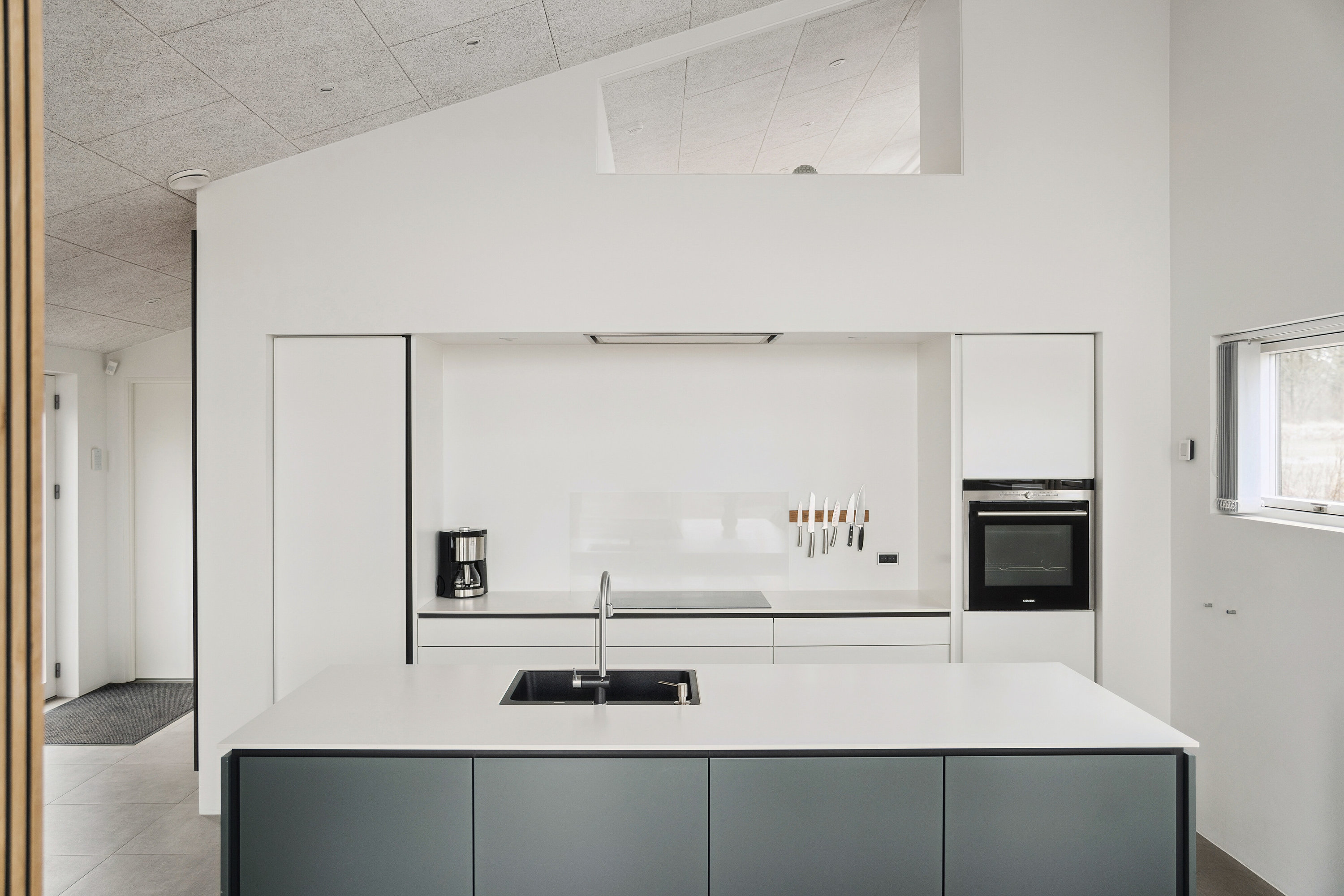 Fremhævet køkken billede i fuldskærmstilstand. Billede af Nørre Knoldevej 28, Skal Klit, 9800 Hjørring