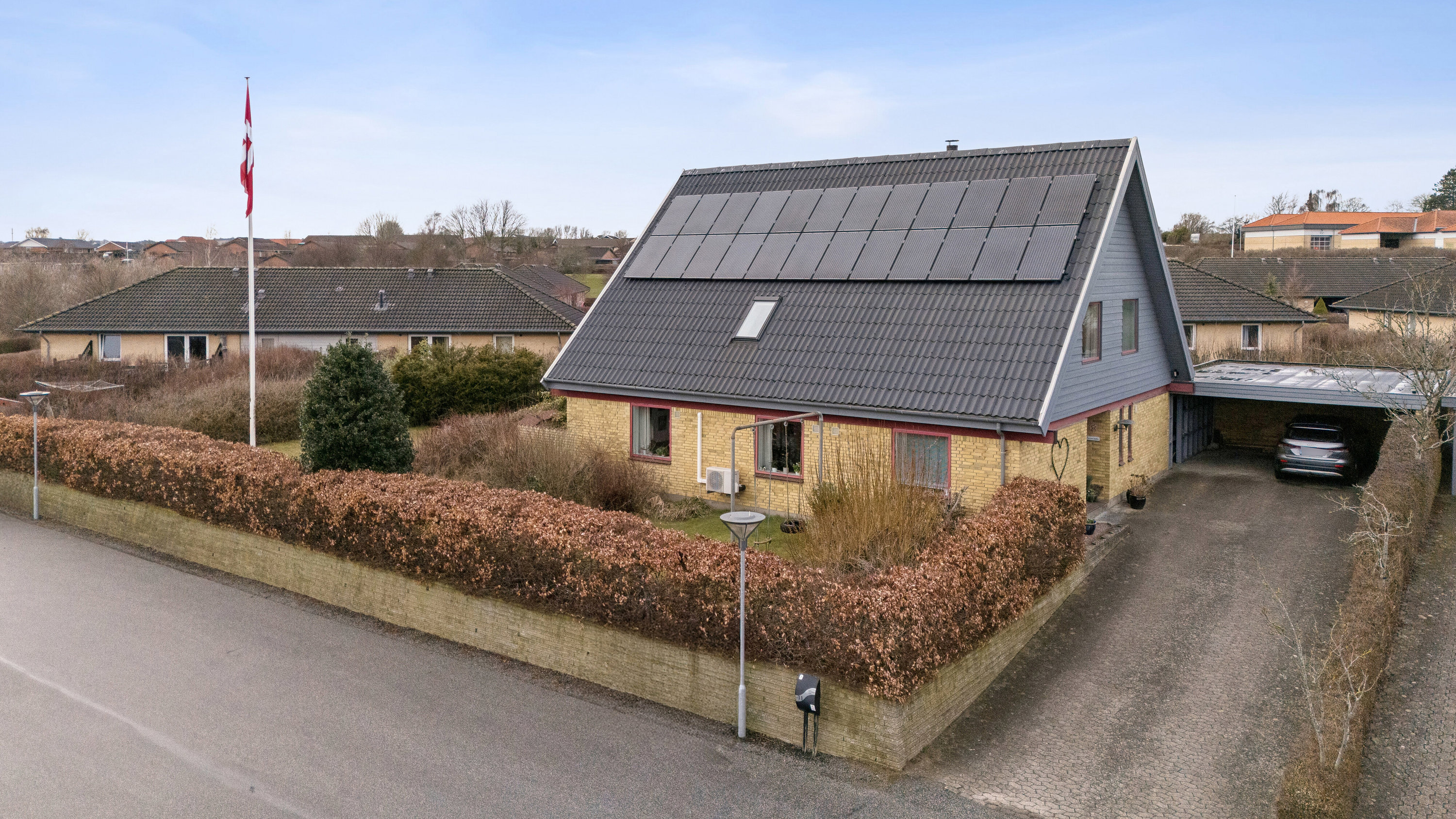 Fremhævet set fra vejen billede i fuldskærmstilstand. Billede af Nørrevangen 11, 4550 Asnæs