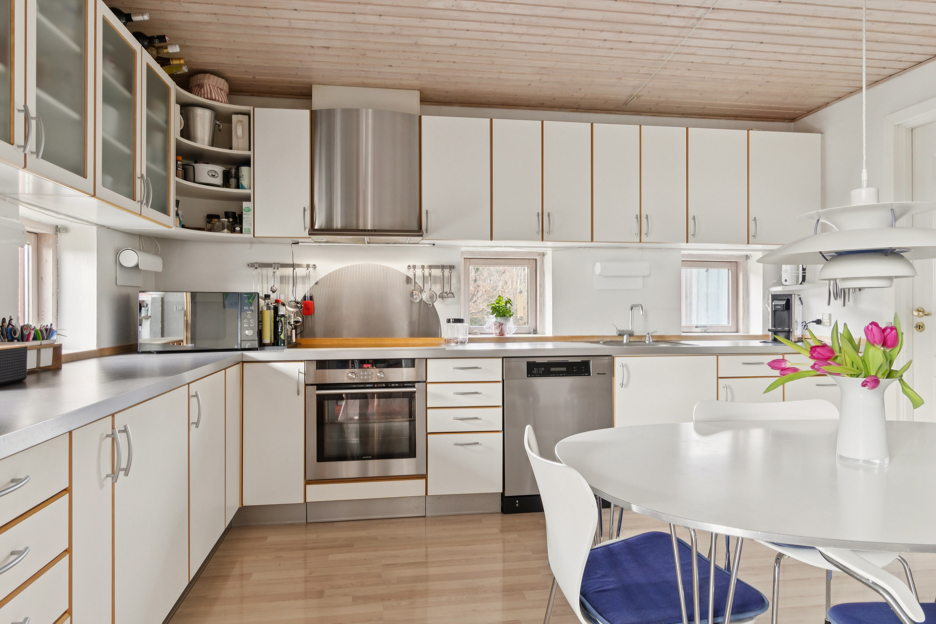 Fremhævet køkken billede i fuldskærmstilstand. Billede af Nørrevangen 11, 4550 Asnæs