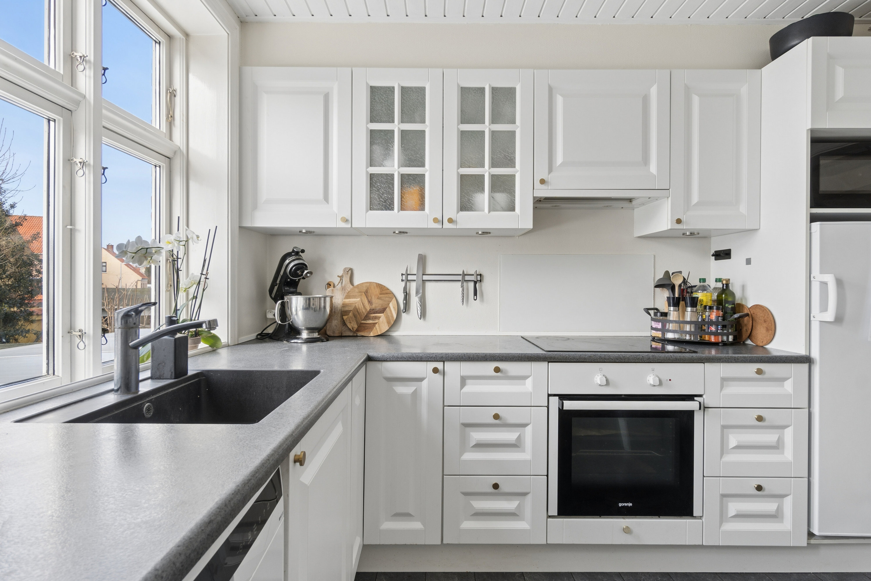 Fremhævet køkken billede i fuldskærmstilstand. Billede af Munkegade 25, 3730 Nexø