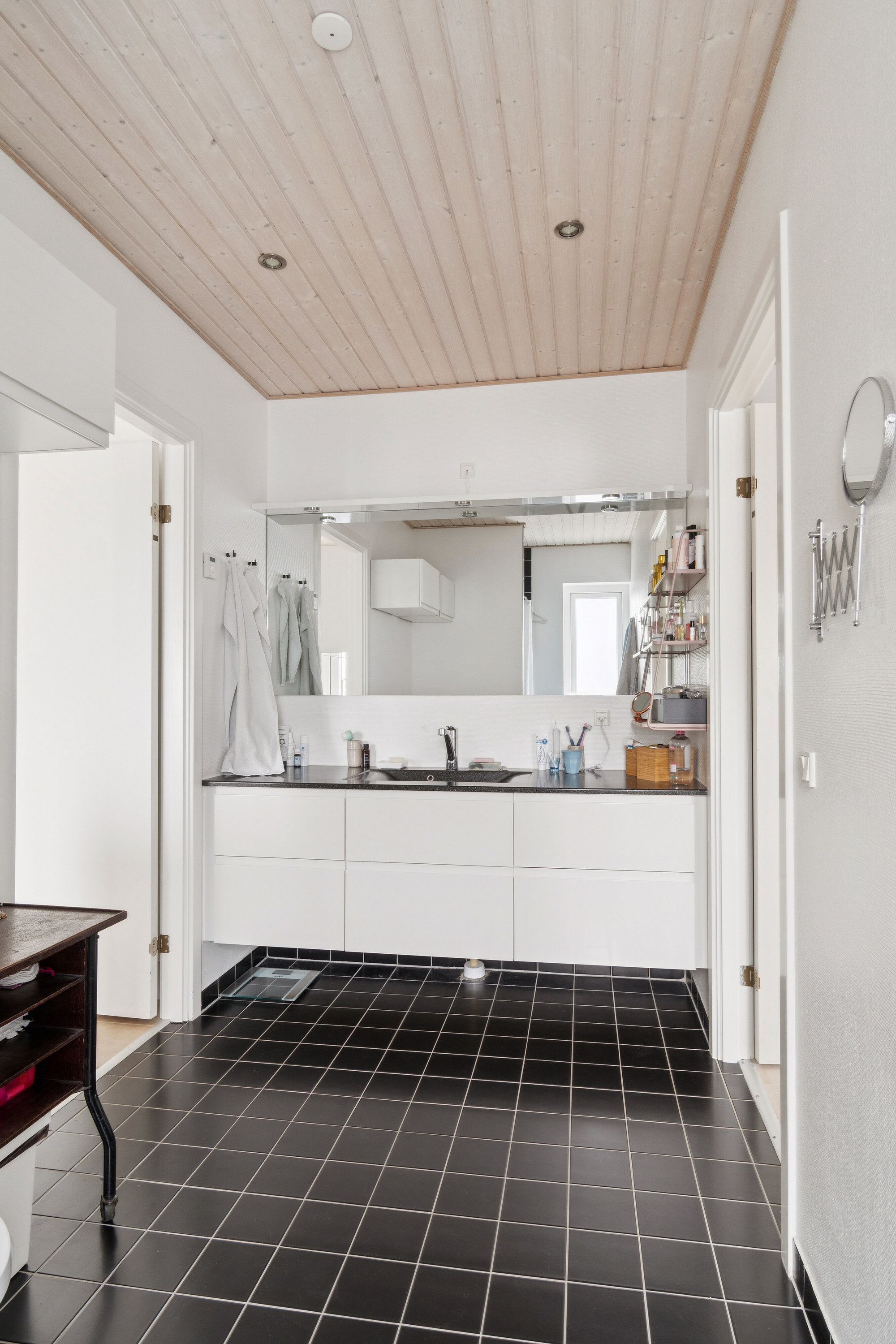 Fremhævet badeværelse billede i fuldskærmstilstand. Billede af Fjellebrovej 6, Rønnebæk, 4700 Næstved