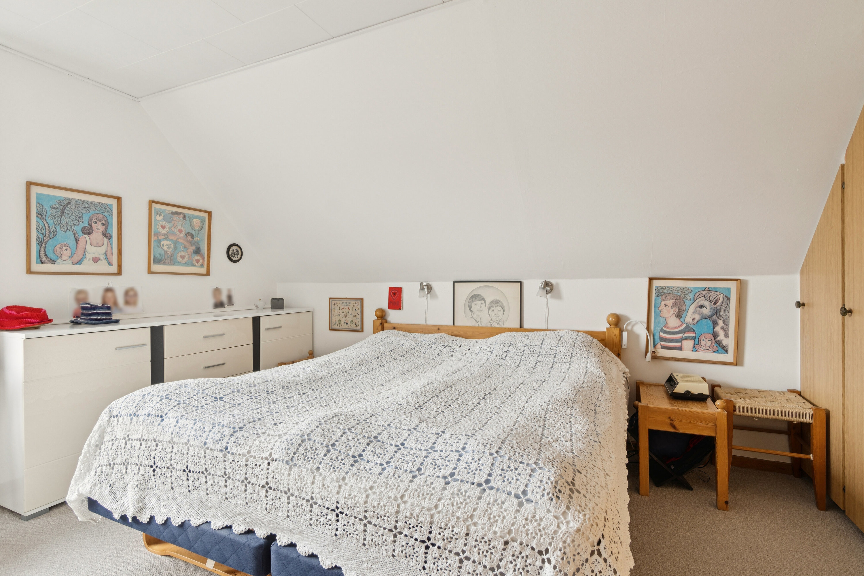 Fremhævet soveværelse billede i fuldskærmstilstand. Billede af Nørrevangen 11, 4550 Asnæs