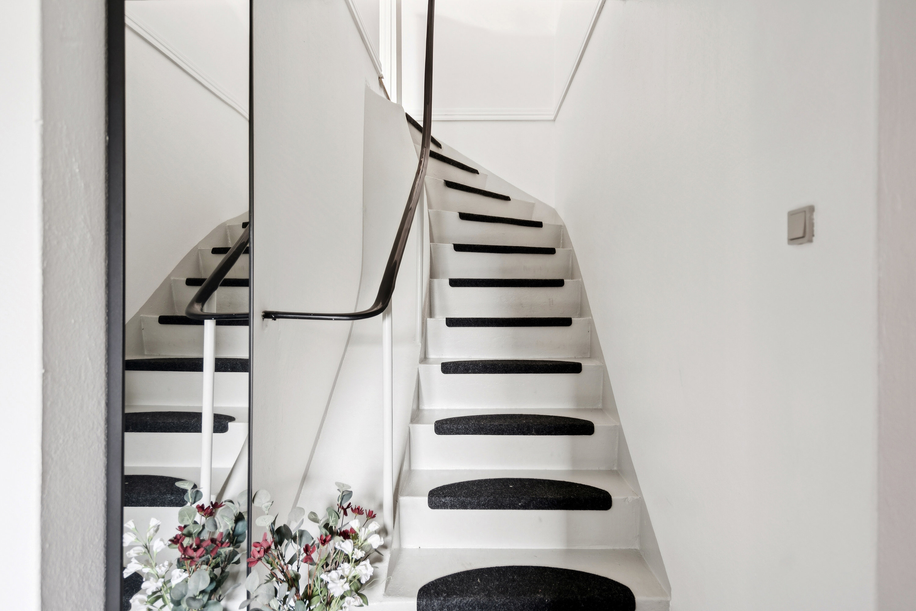 Fremhævet trappe billede i fuldskærmstilstand. Billede af Højvangen 40, 9800 Hjørring