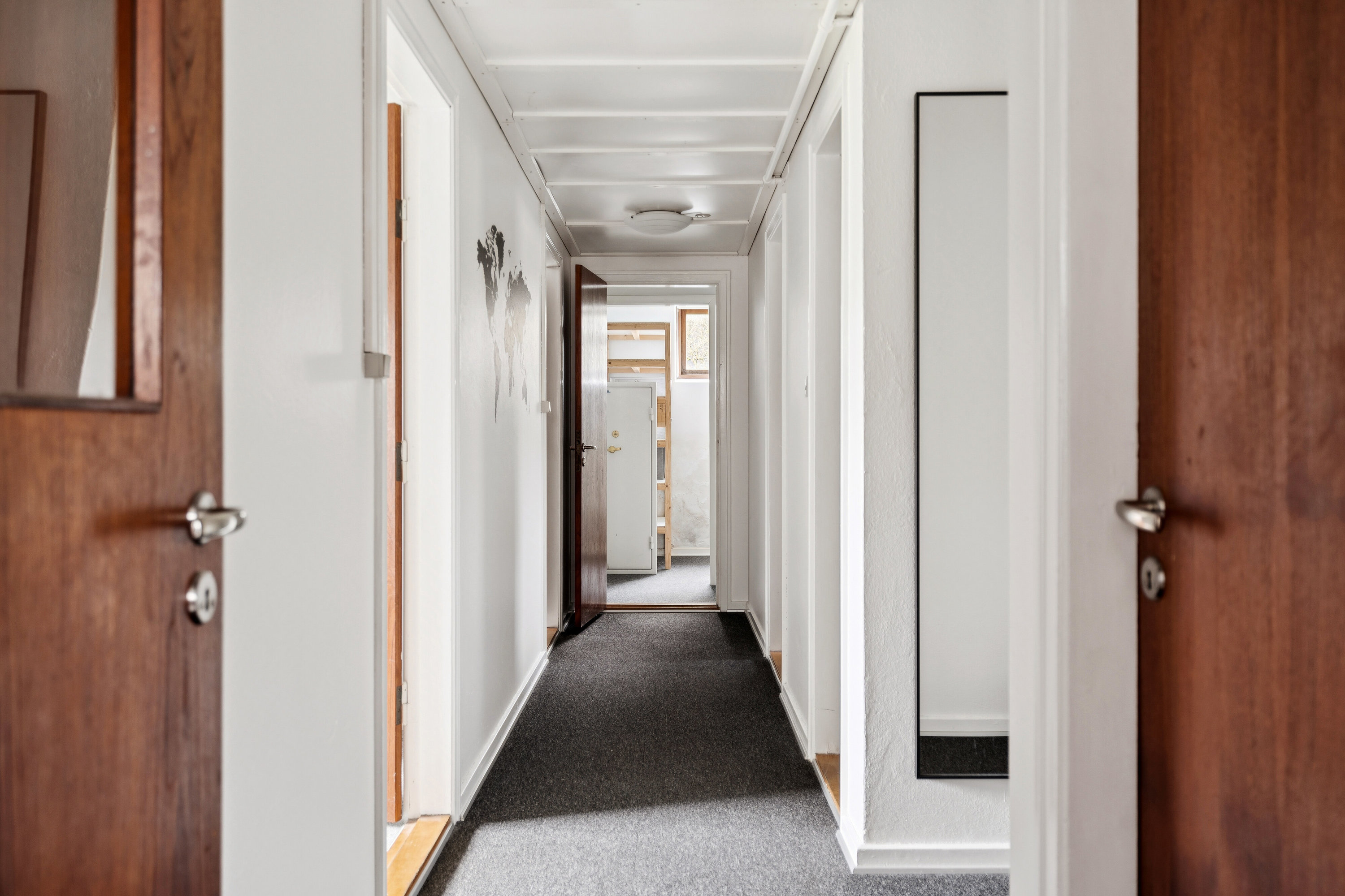 Fremhævet hall billede i fuldskærmstilstand. Billede af Højvangen 40, 9800 Hjørring