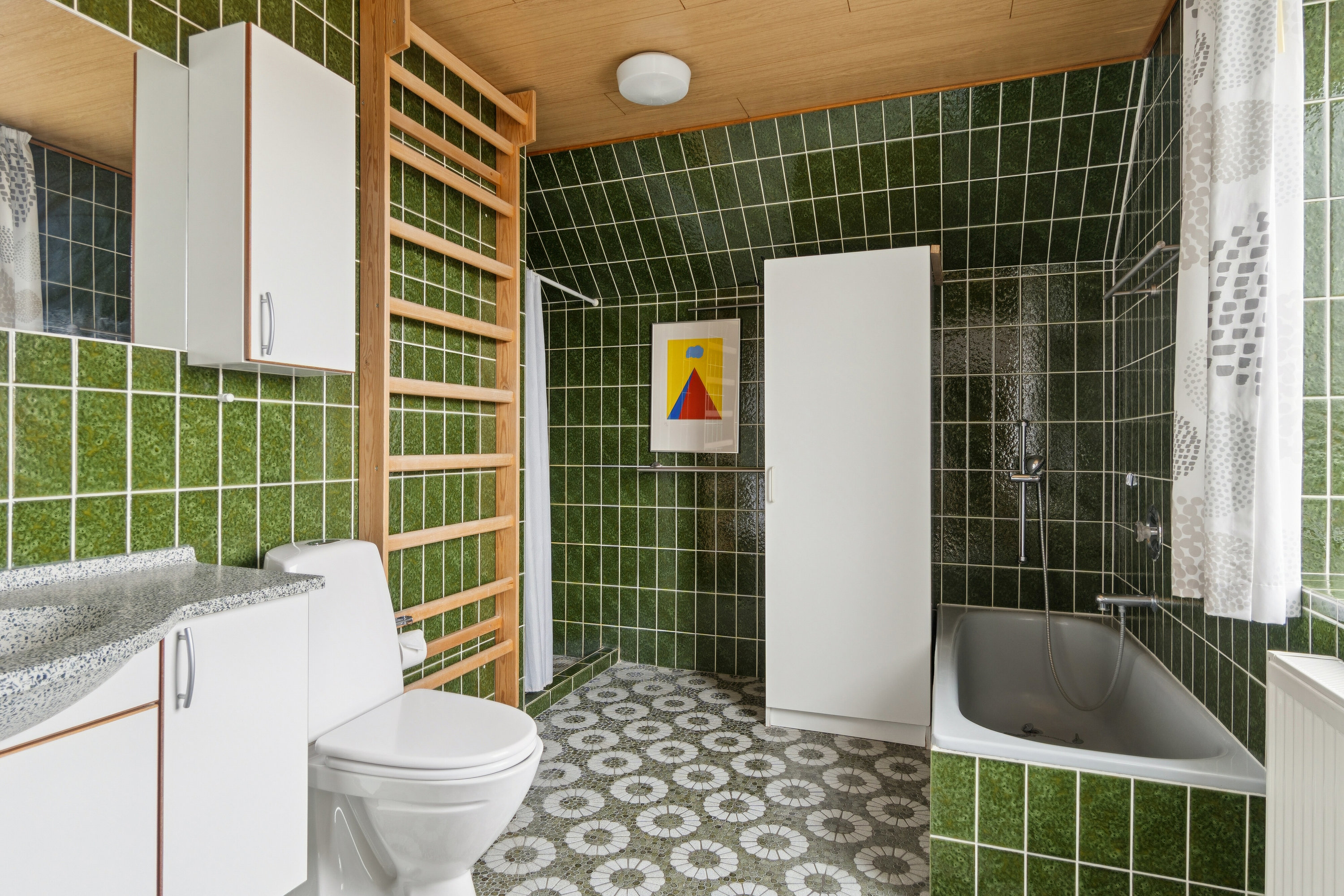 Fremhævet badeværelse billede i fuldskærmstilstand. Billede af Nørrevangen 11, 4550 Asnæs