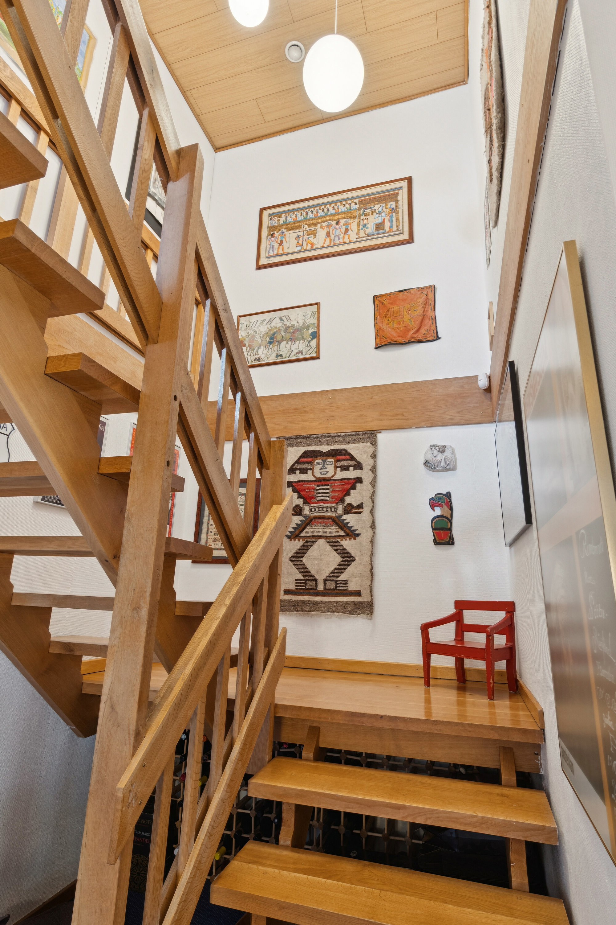 Fremhævet trappe billede i fuldskærmstilstand. Billede af Nørrevangen 11, 4550 Asnæs