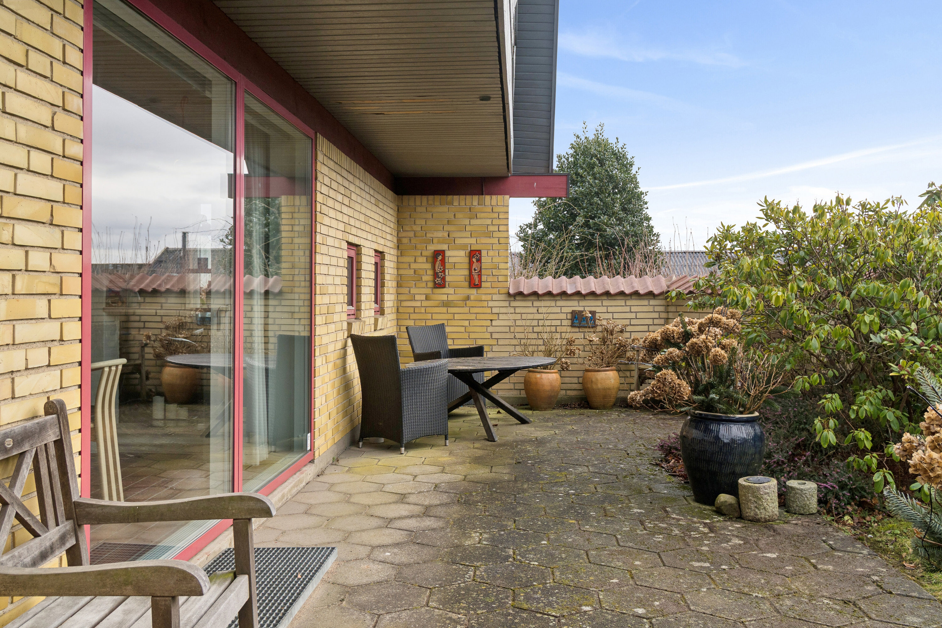 Fremhævet udendørs billede i fuldskærmstilstand. Billede af Nørrevangen 11, 4550 Asnæs