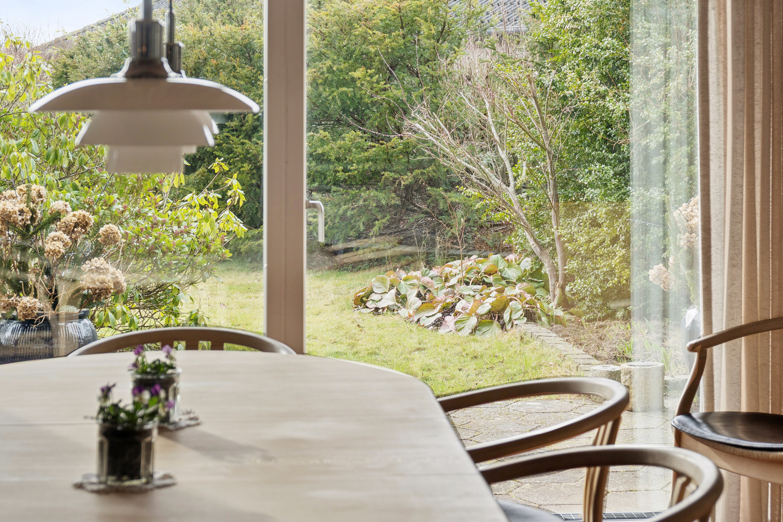 Fremhævet spisestue billede i fuldskærmstilstand. Billede af Nørrevangen 11, 4550 Asnæs