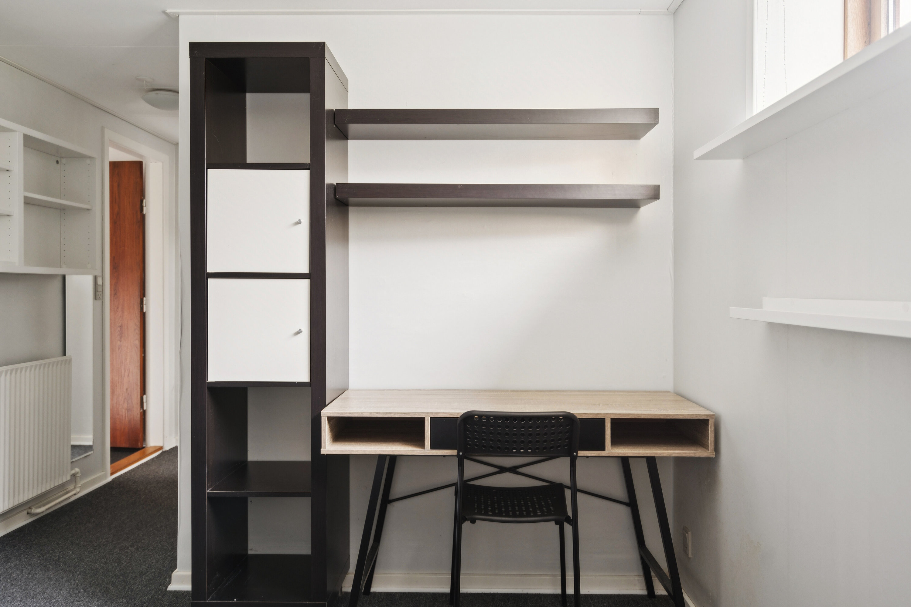 Fremhævet arbejdsværelse billede i fuldskærmstilstand. Billede af Højvangen 40, 9800 Hjørring