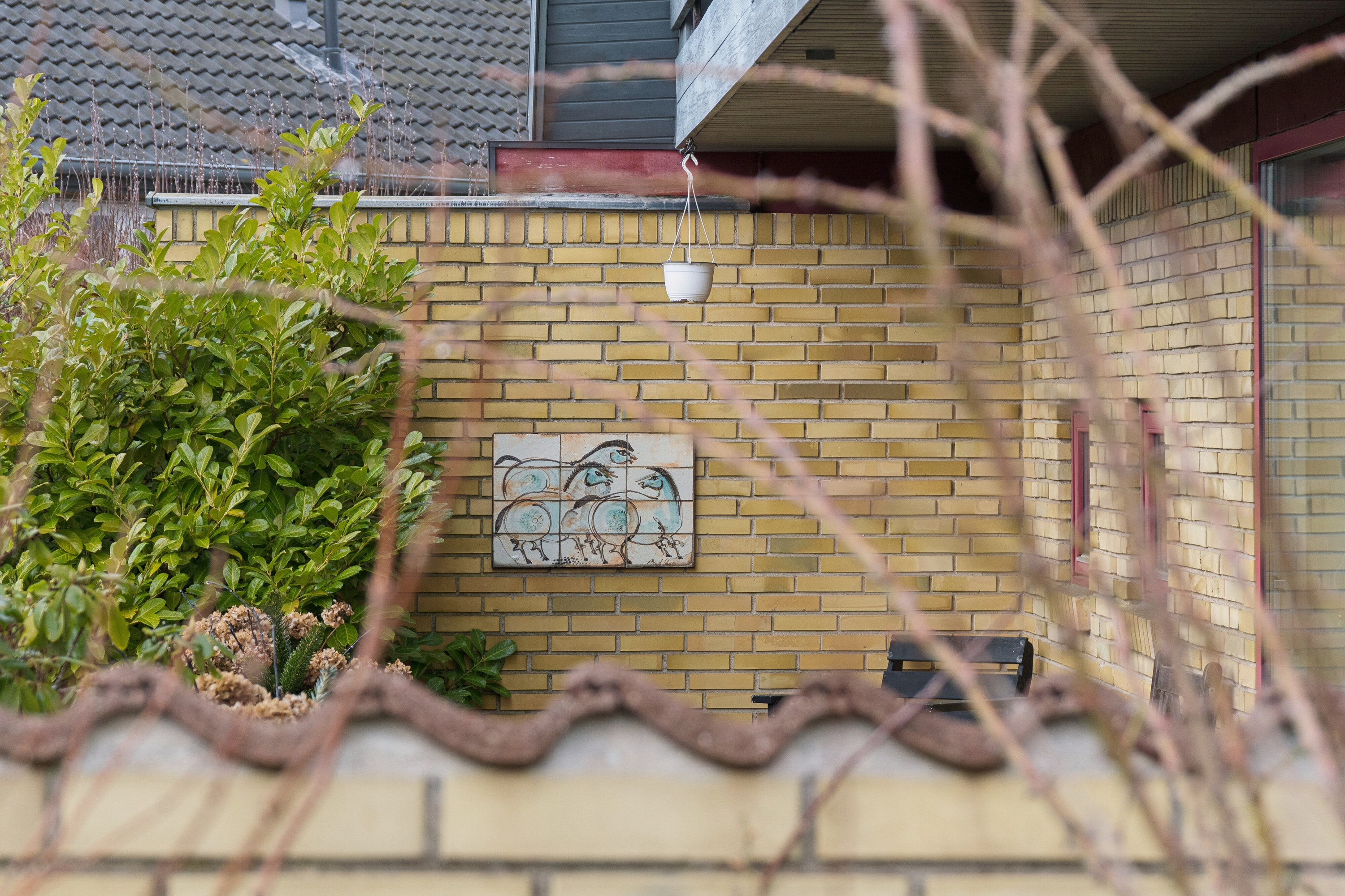 Fremhævet udendørs billede i fuldskærmstilstand. Billede af Nørrevangen 11, 4550 Asnæs