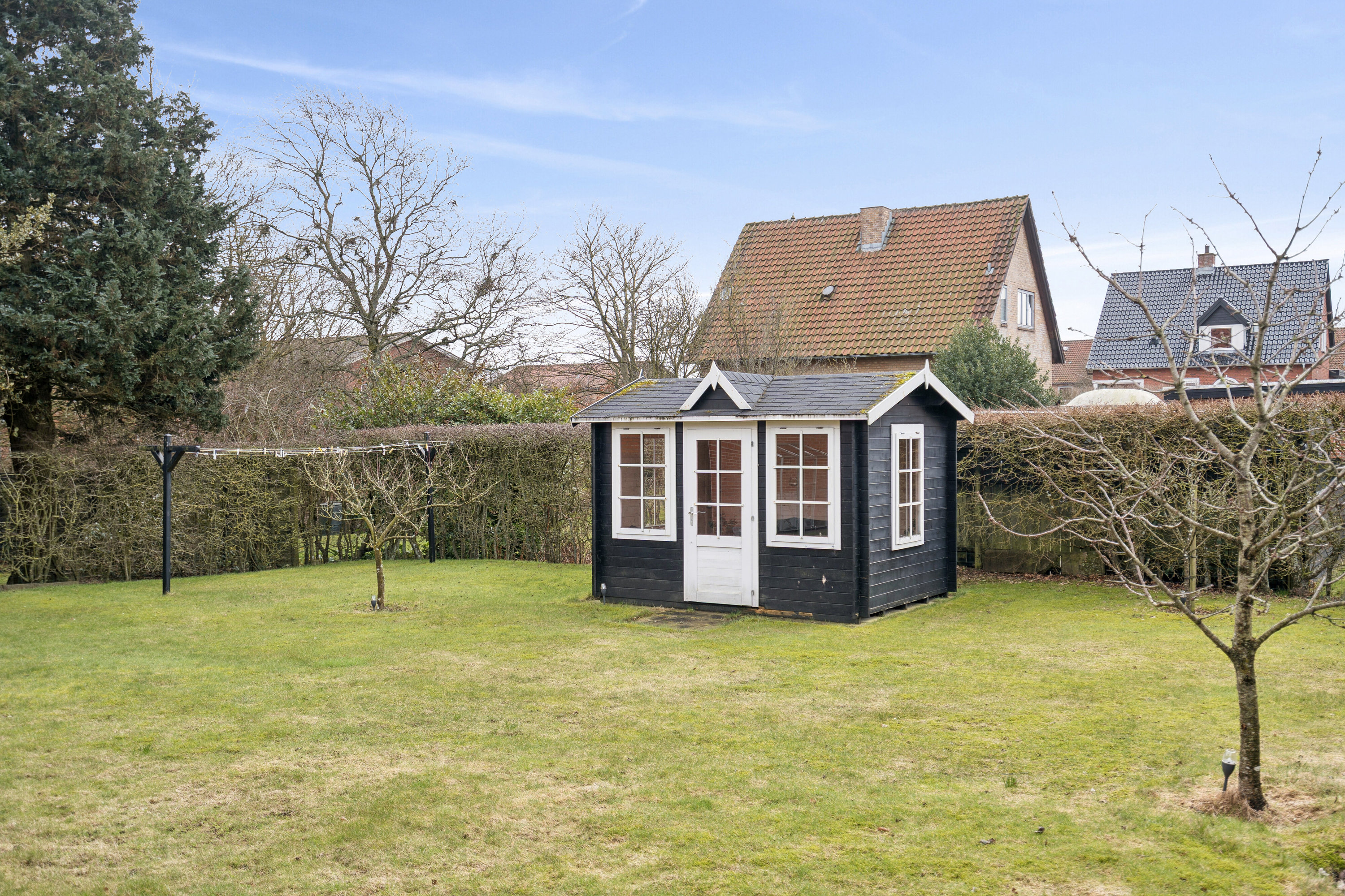 Fremhævet udendørs billede i fuldskærmstilstand. Billede af Højvangen 40, 9800 Hjørring