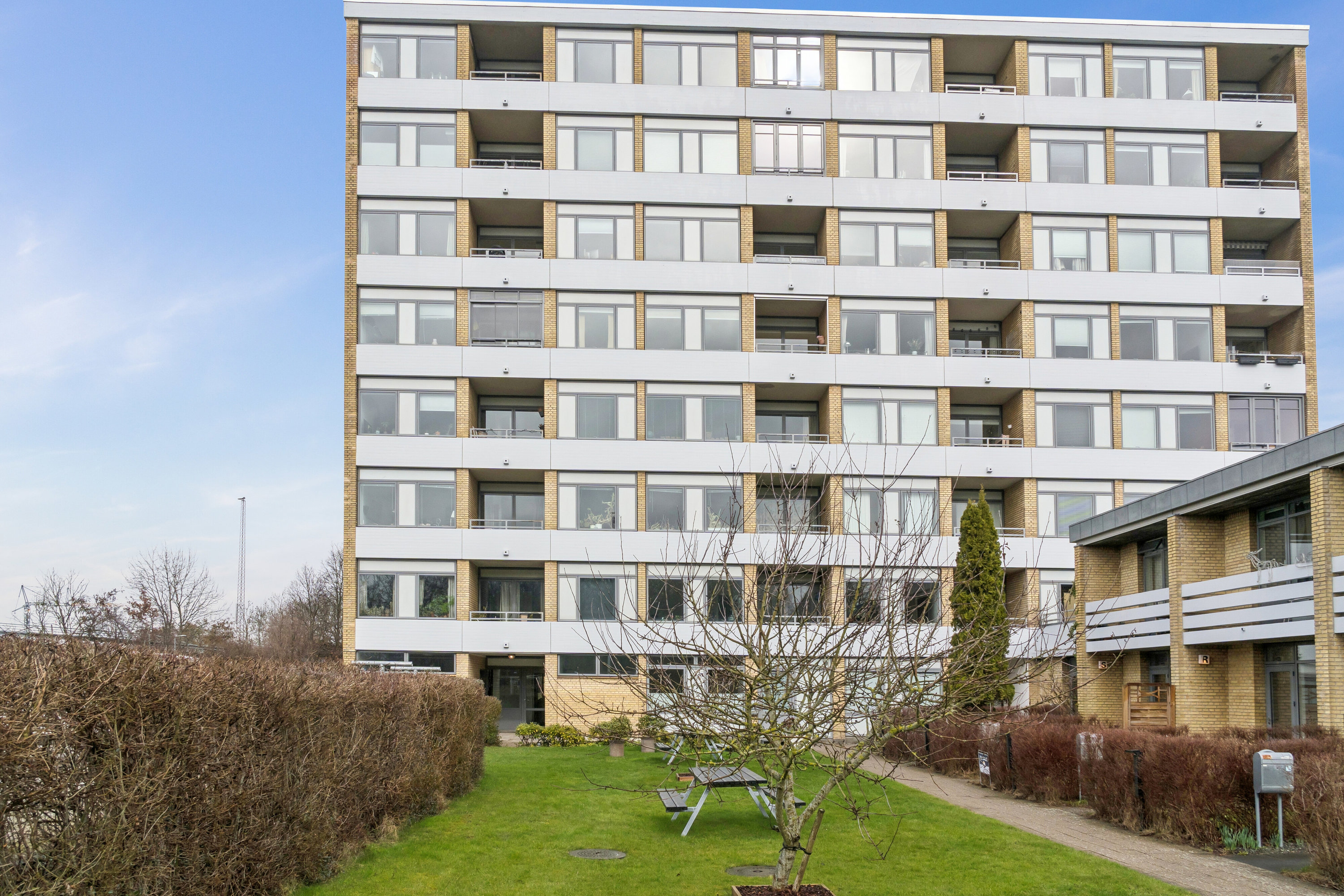 Fremhævet hovedejendom billede i fuldskærmstilstand. Billede af Christian X's Vej 10, 3. tv., 8260 Viby J