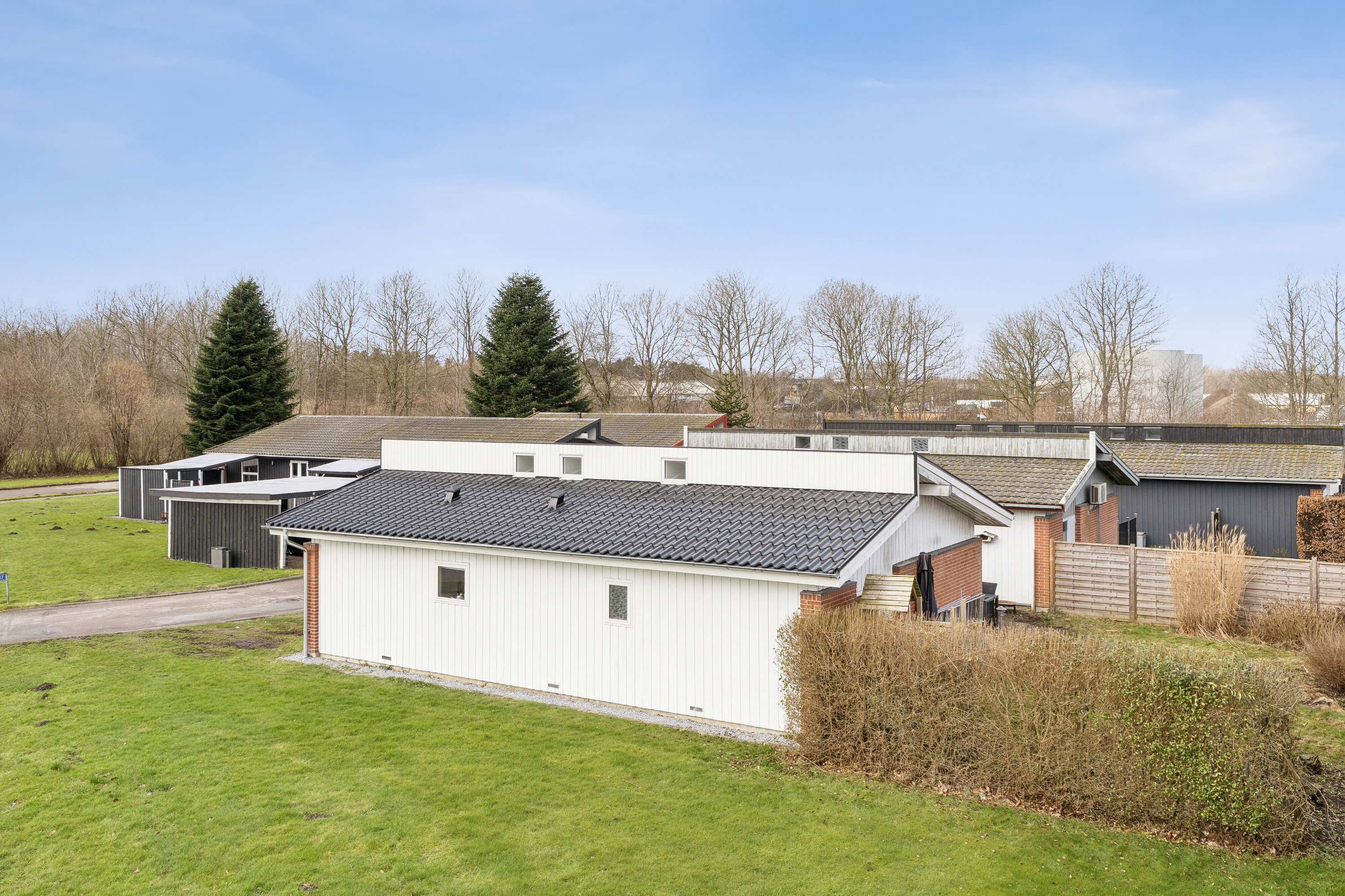 Fremhævet set fra haven billede i fuldskærmstilstand. Billede af Toften 29, 6330 Padborg
