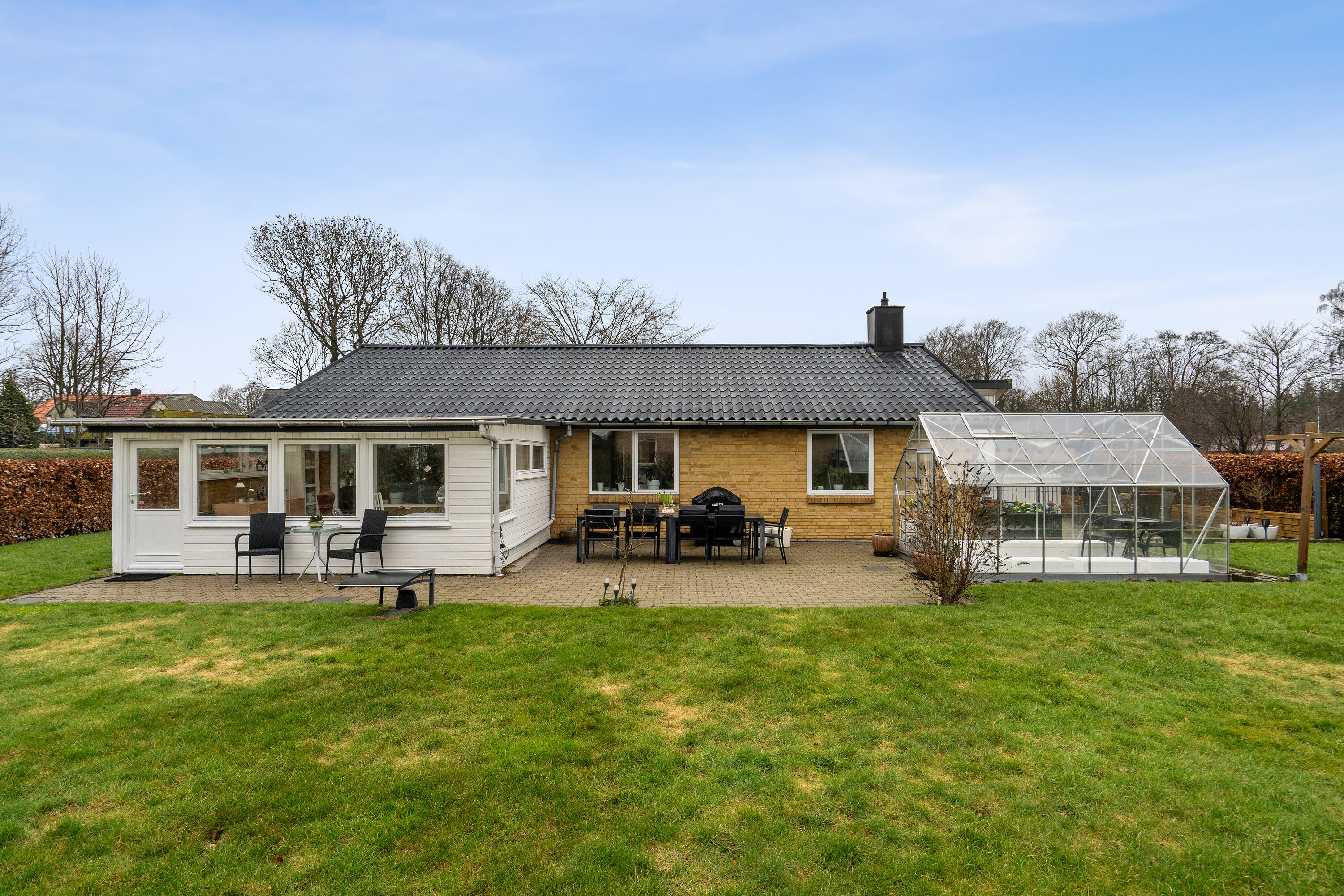 Fremhævet set fra vejen billede i fuldskærmstilstand. Billede af Almstrupvej 13, Uge, 6360 Tinglev