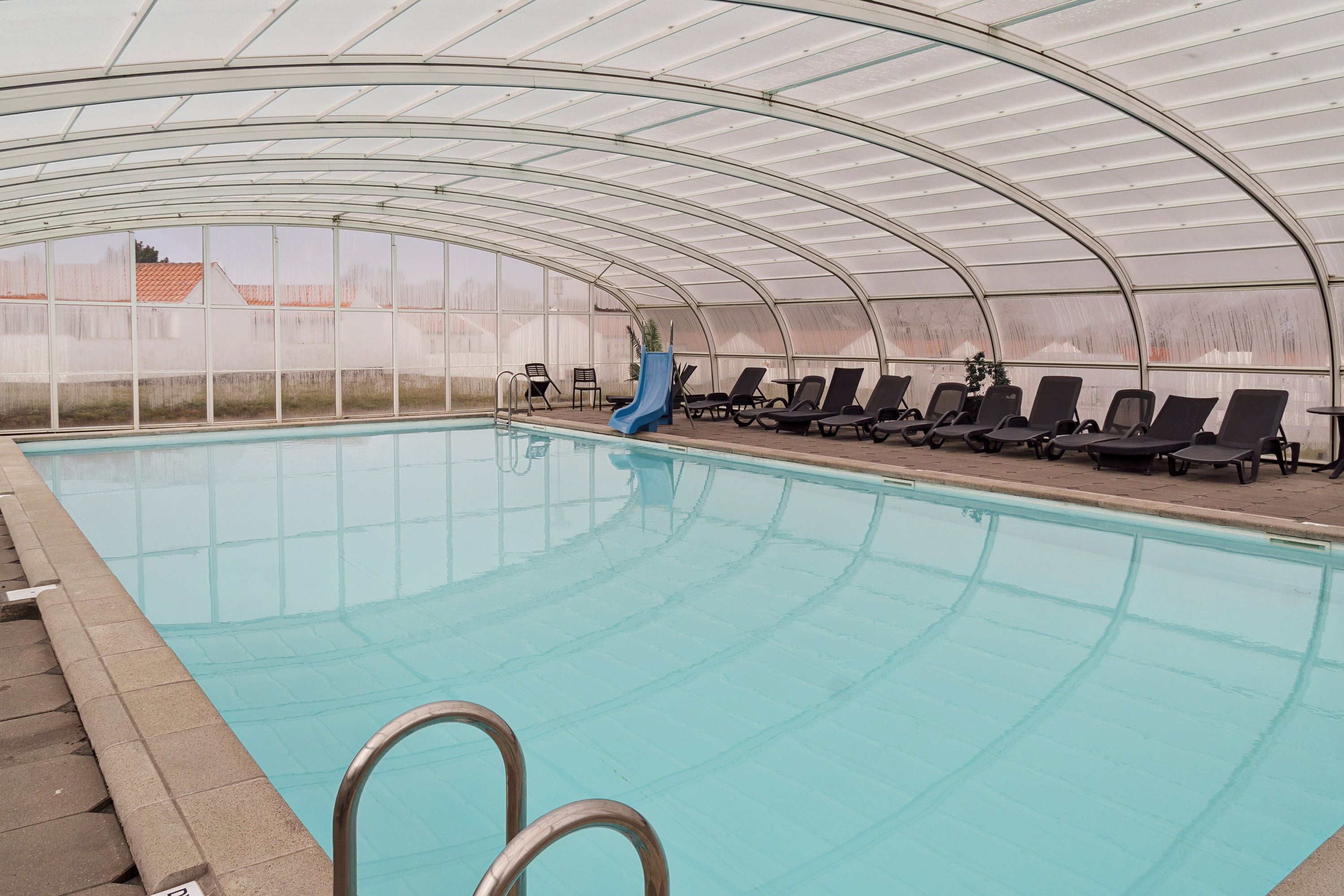 Fremhævet swimmingpool billede i fuldskærmstilstand. Billede af Genvej 4, 82., 3770 Allinge