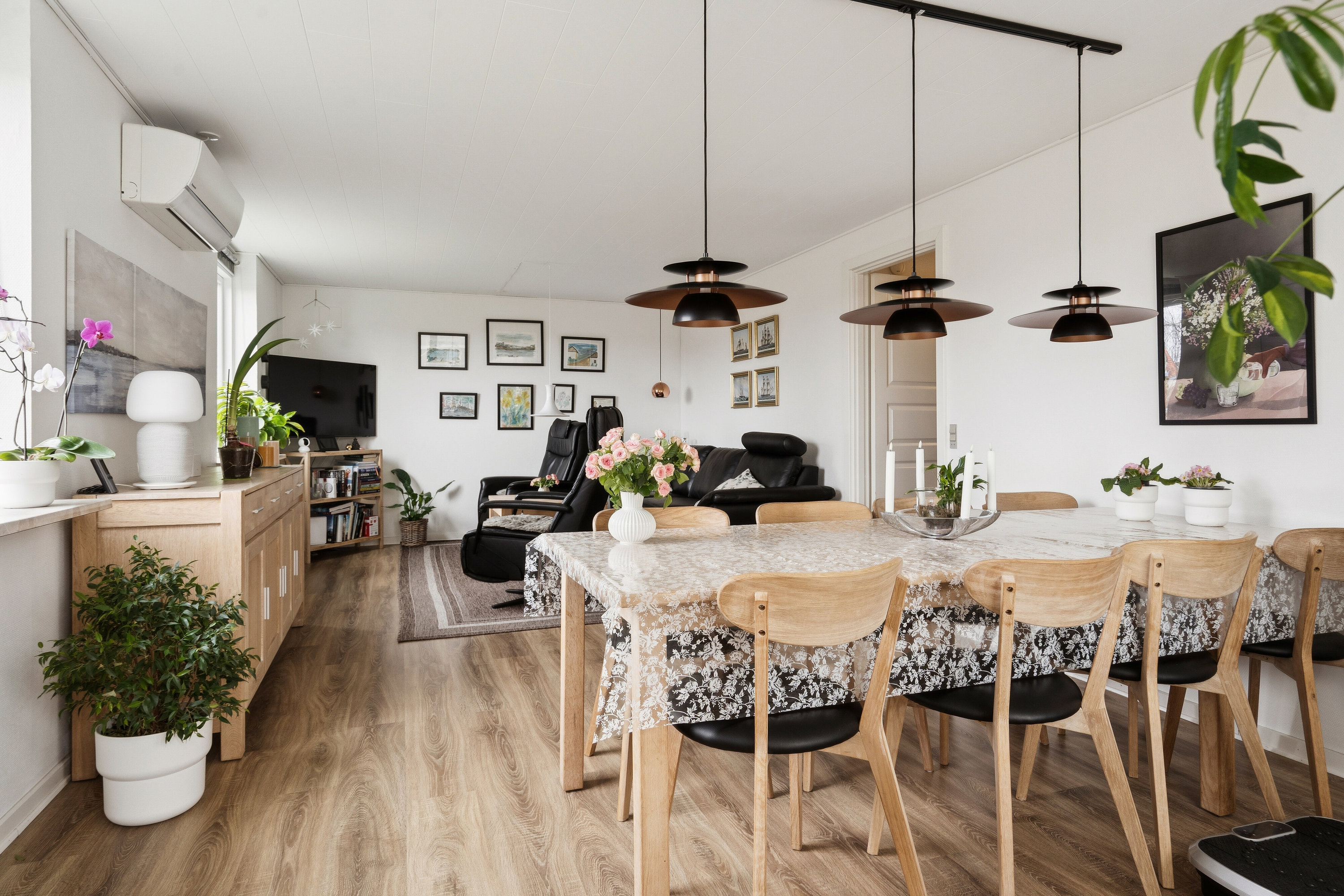 Fremhævet spisestue billede i fuldskærmstilstand. Billede af Almstrupvej 13, Uge, 6360 Tinglev