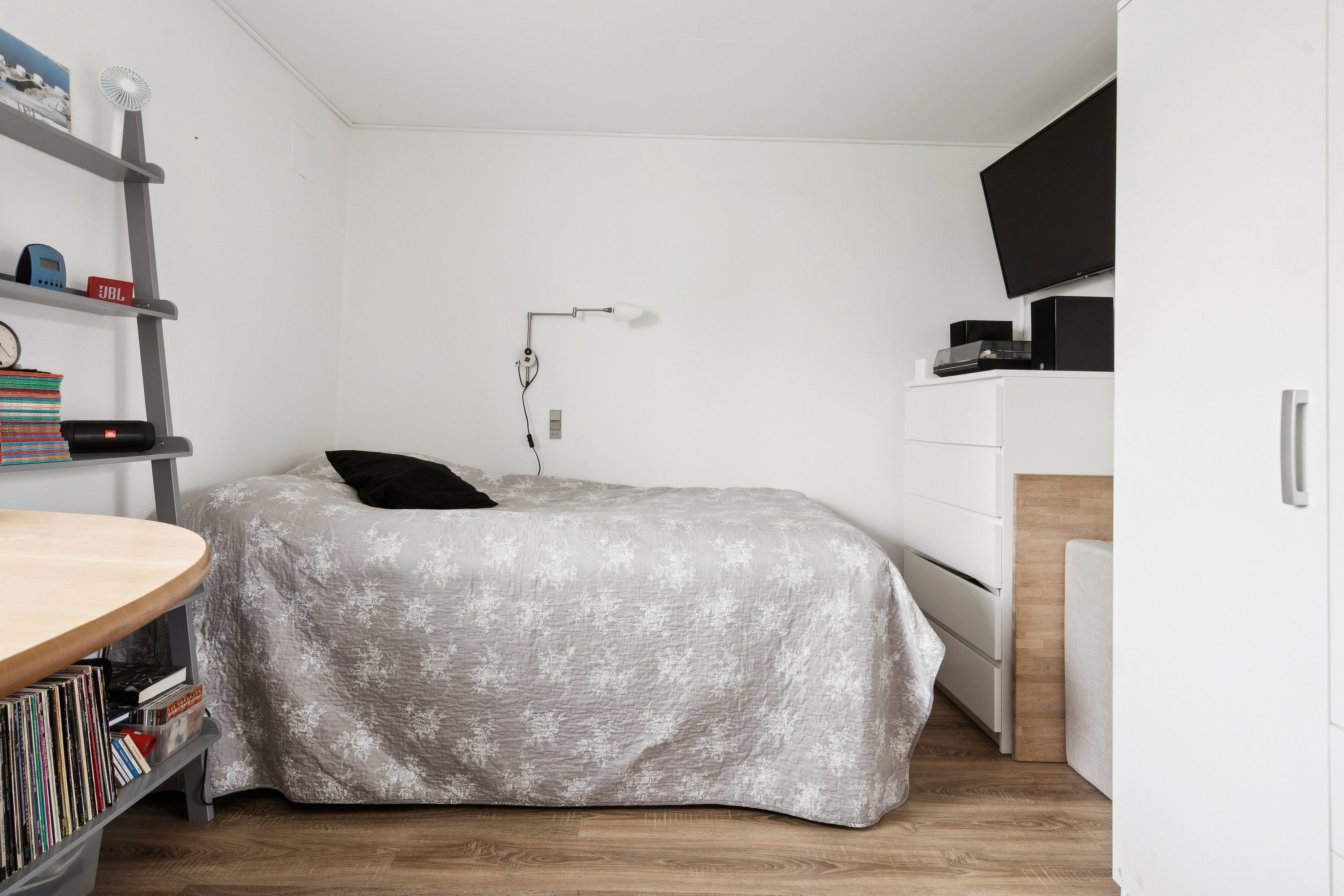 Fremhævet soveværelse billede i fuldskærmstilstand. Billede af Almstrupvej 13, Uge, 6360 Tinglev