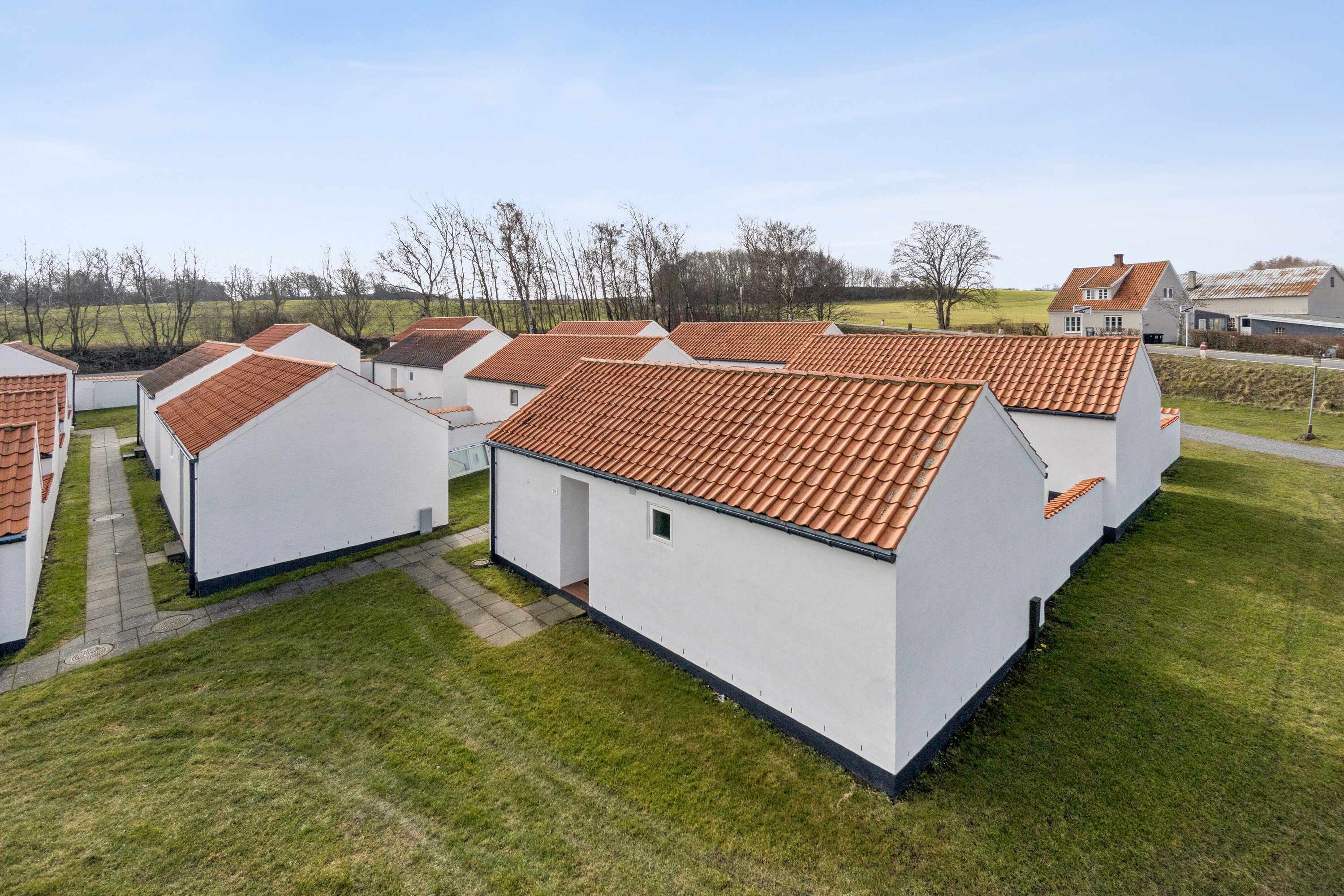 Fremhævet set fra haven billede i fuldskærmstilstand. Billede af Genvej 4, 80., Allinge, 3770 Allinge