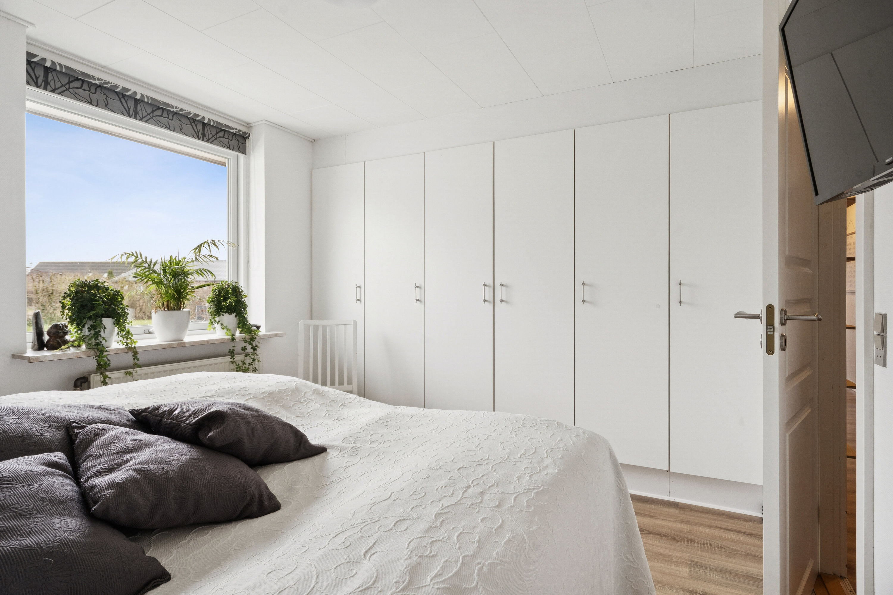 Fremhævet soveværelse billede i fuldskærmstilstand. Billede af Almstrupvej 13, Uge, 6360 Tinglev