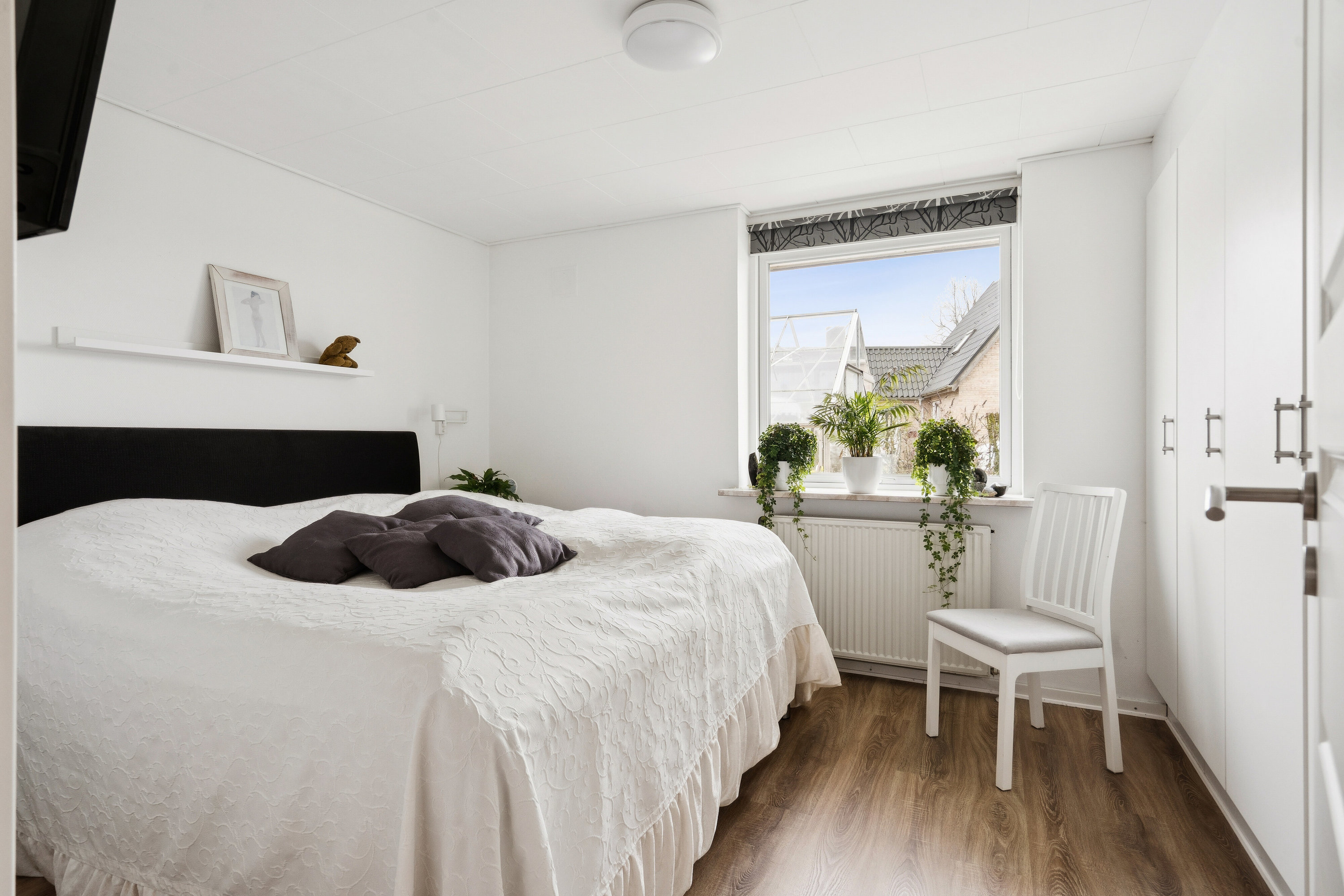 Fremhævet soveværelse billede i fuldskærmstilstand. Billede af Almstrupvej 13, Uge, 6360 Tinglev