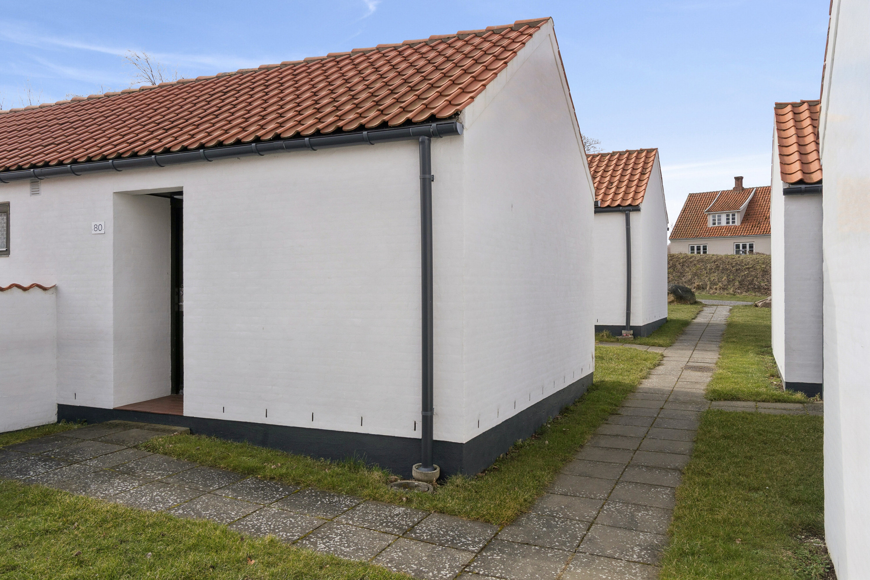 Fremhævet set fra haven billede i fuldskærmstilstand. Billede af Genvej 4, 82., 3770 Allinge