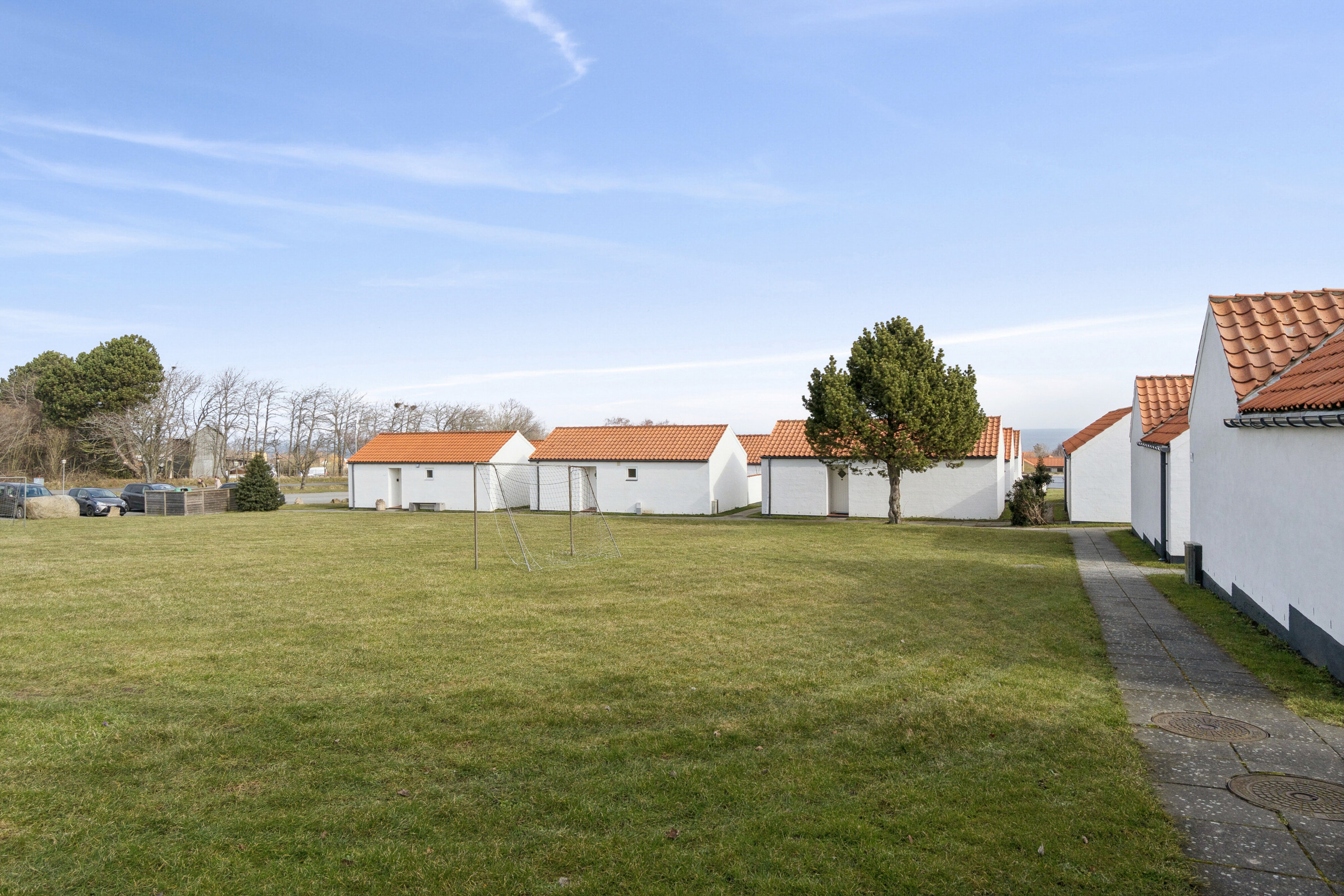Fremhævet set fra haven billede i fuldskærmstilstand. Billede af Genvej 4, 82., 3770 Allinge