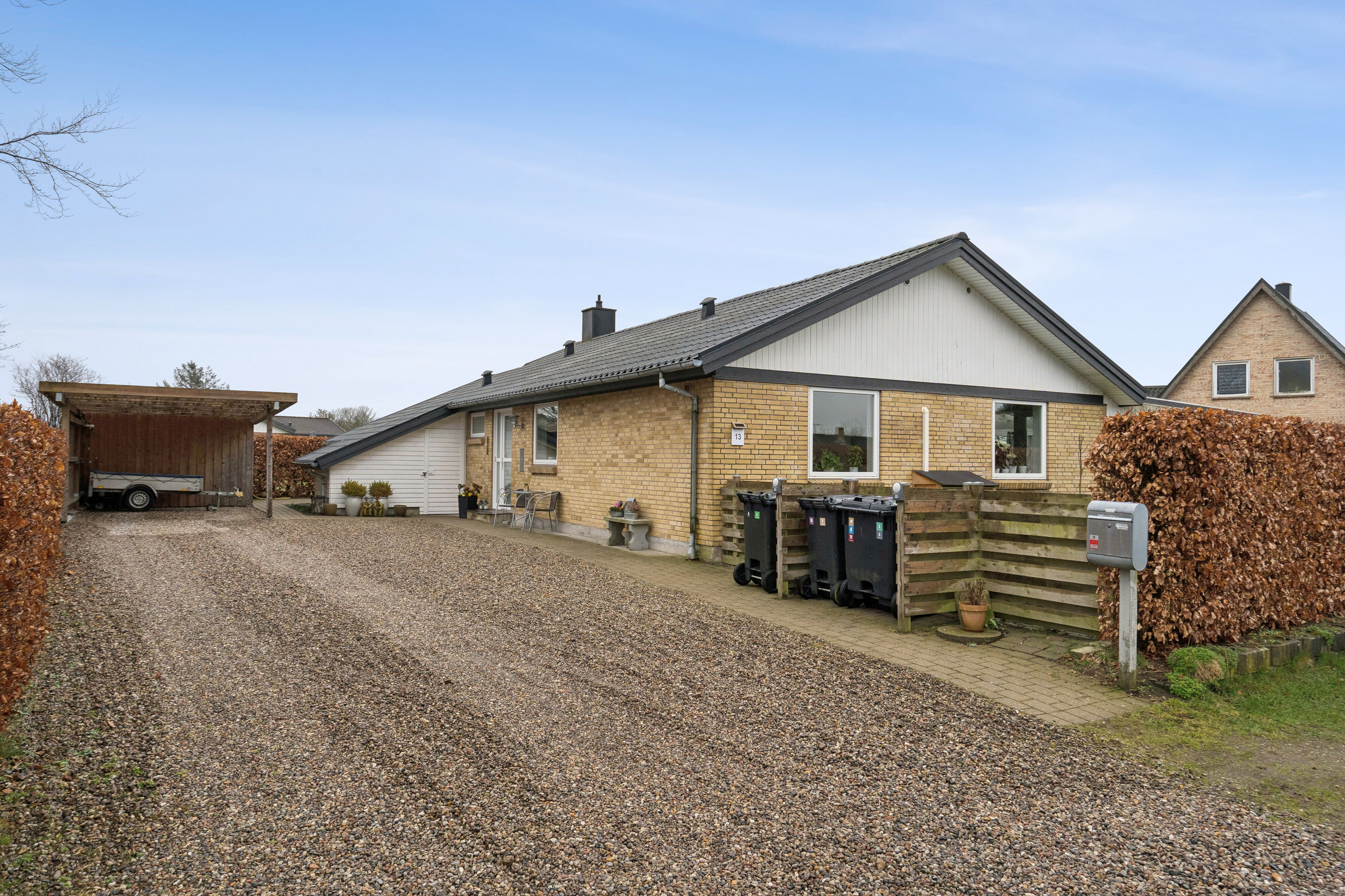 Fremhævet set fra vejen billede i fuldskærmstilstand. Billede af Almstrupvej 13, Uge, 6360 Tinglev