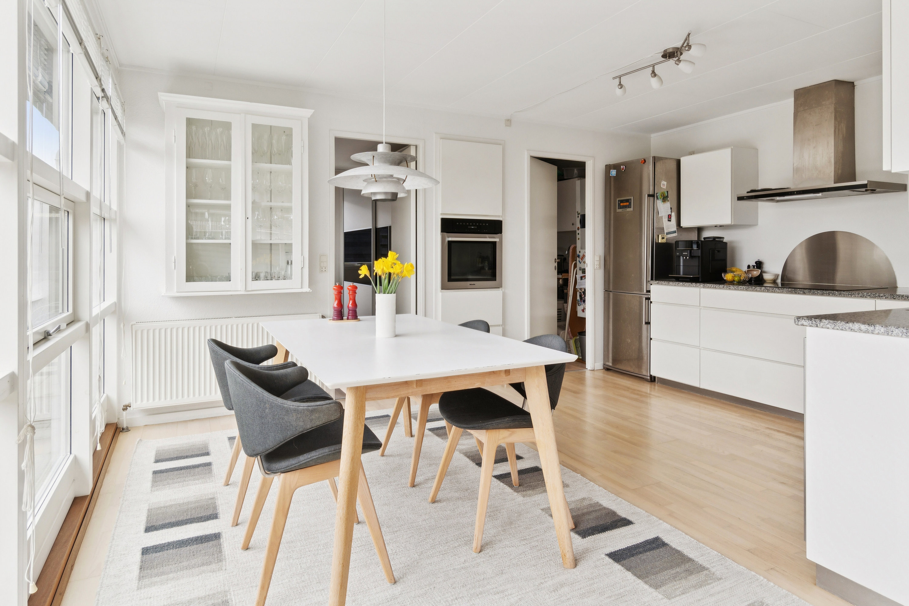 Fremhævet spisestue billede i fuldskærmstilstand. Billede af Nørbyholm 16, 2650 Hvidovre
